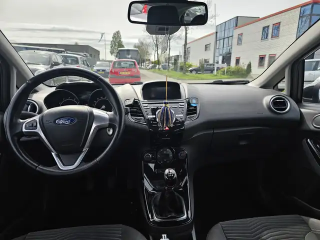 Ford Fiesta view 6