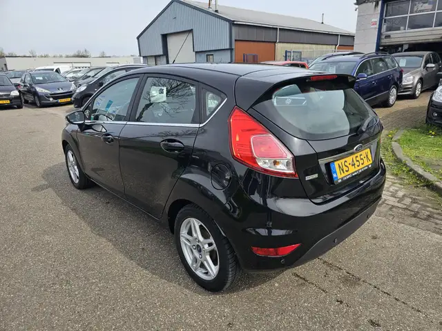 Ford Fiesta view 3