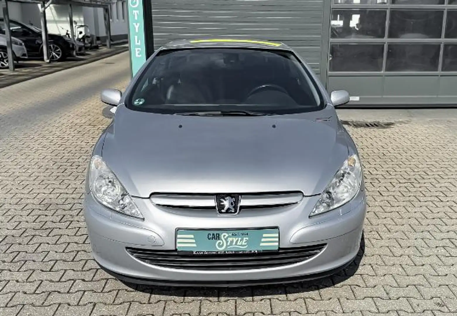 Peugeot 307 CC Cabrio 135 PDC SHZ LEDER Plateado - 2