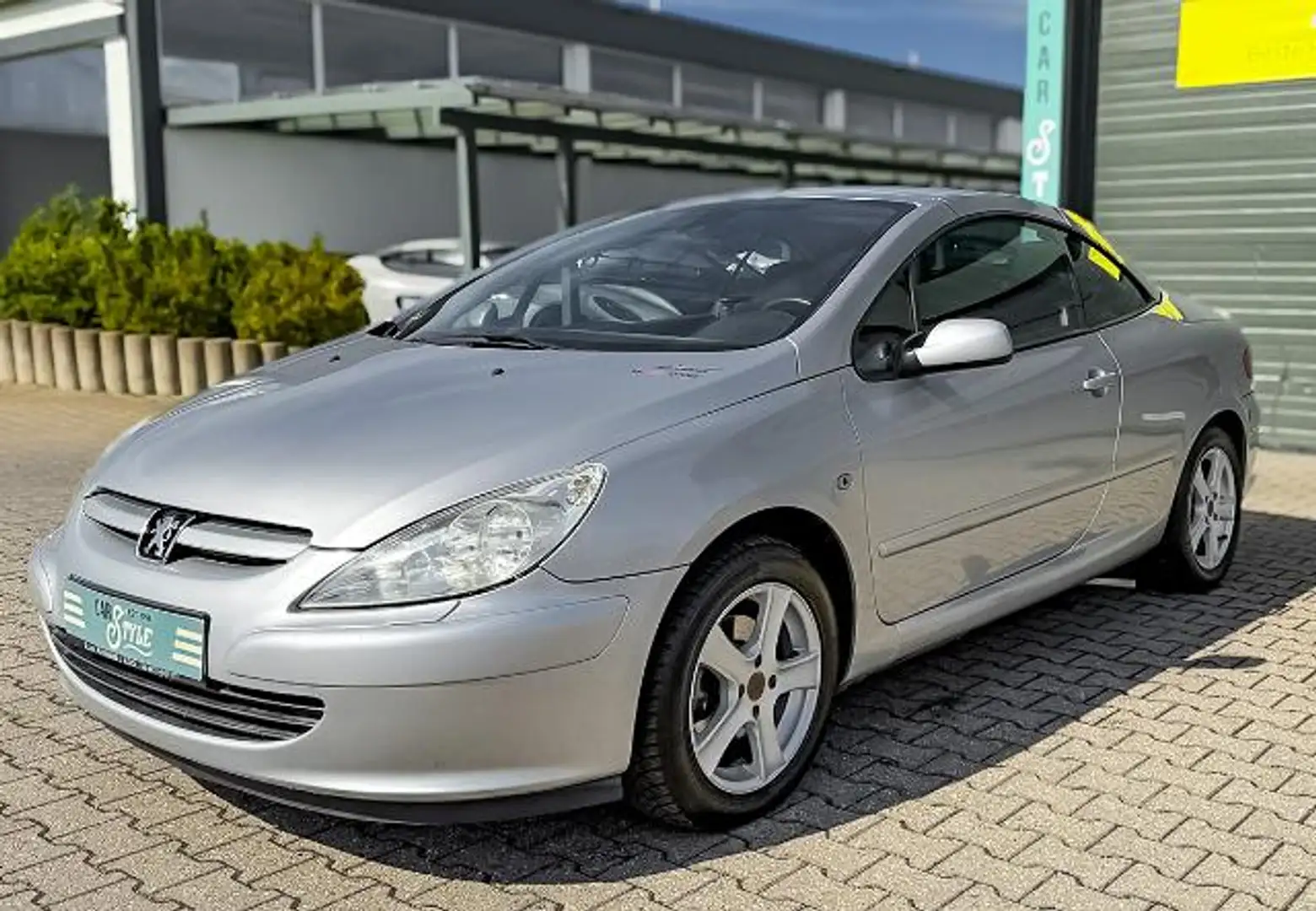 Peugeot 307 CC Cabrio 135 PDC SHZ LEDER Plateado - 1