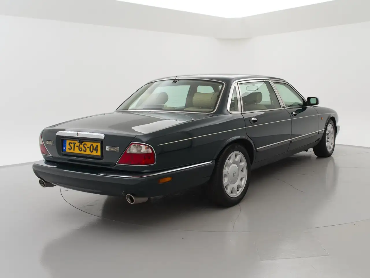 Daimler Super V8 4.0 364 PK SUPERCHARGED AUT. *ORIG. NL* + SCHUIFDA, foto 2