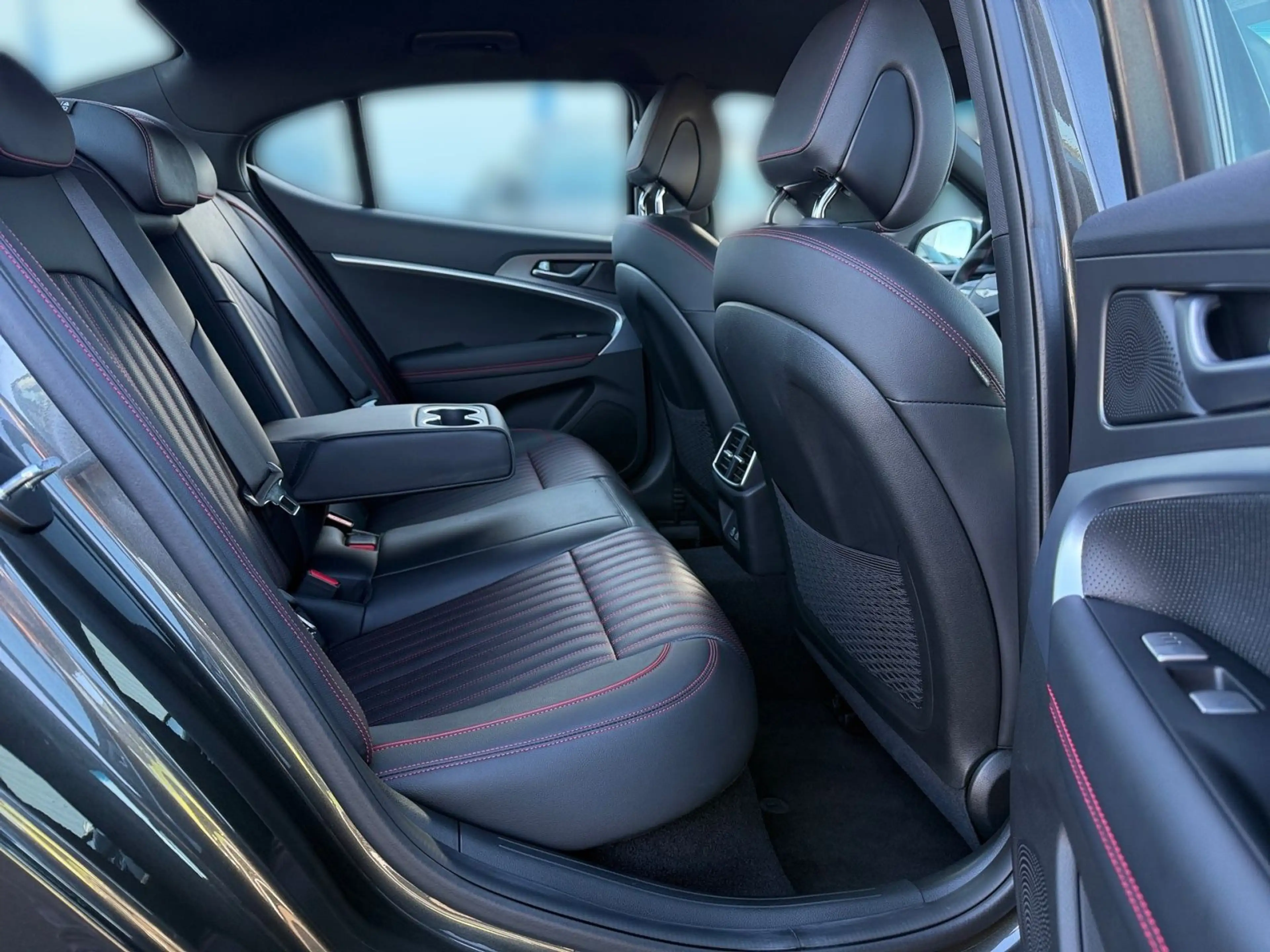 Genesis G70 Sedan 2.2 CRDi Sedan Sport RWD — photo 13