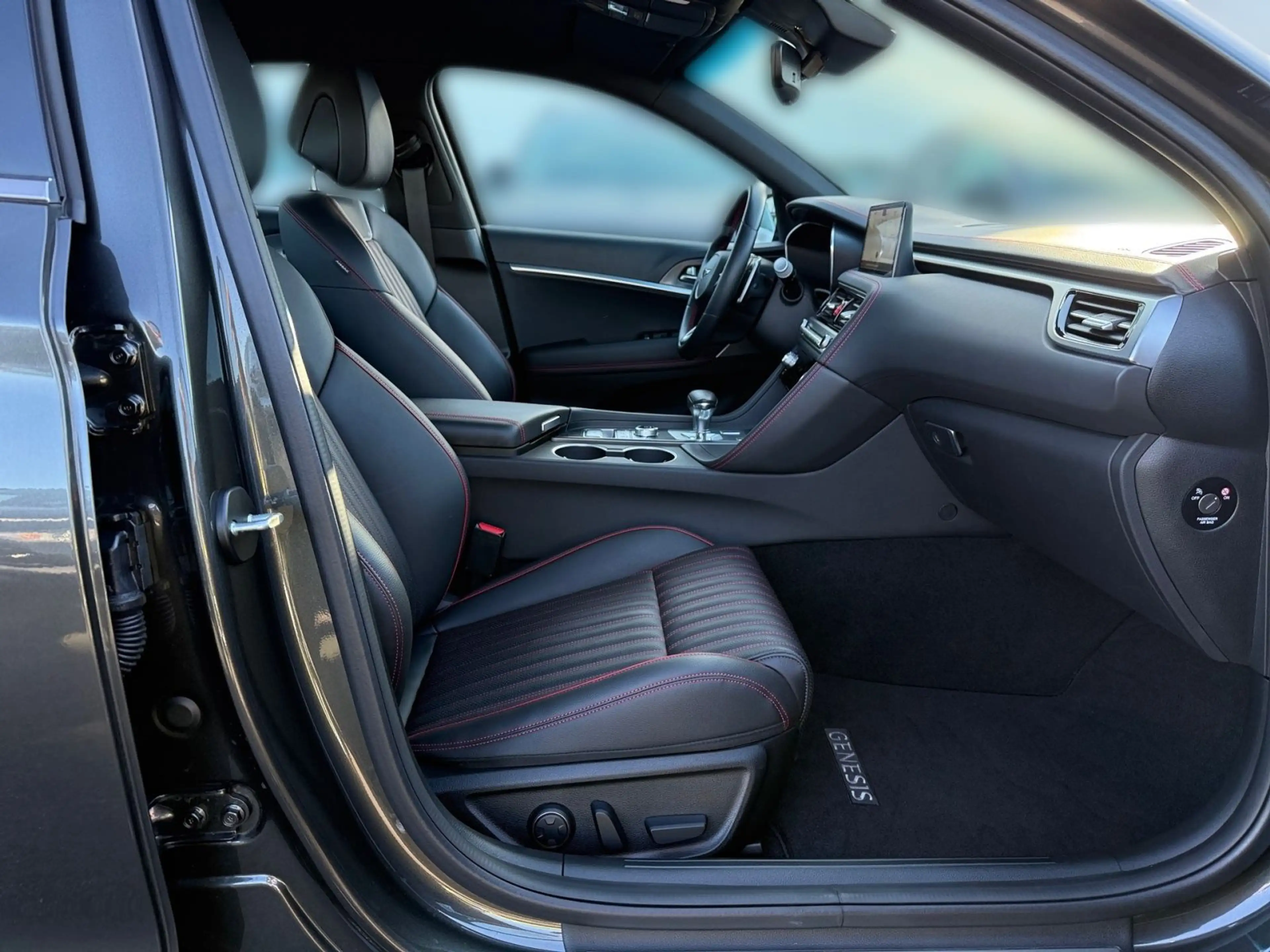 Genesis G70 Sedan 2.2 CRDi Sedan Sport RWD — photo 14