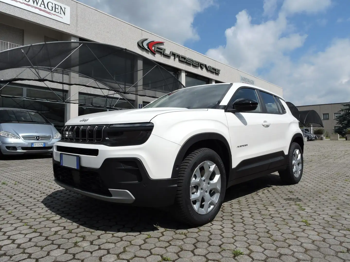 Jeep Avenger 1.2 Turbo MHEV Altitude Bianco - 1
