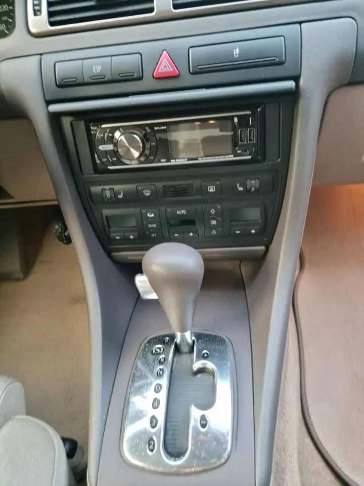 Audi A6 2.4, foto 9