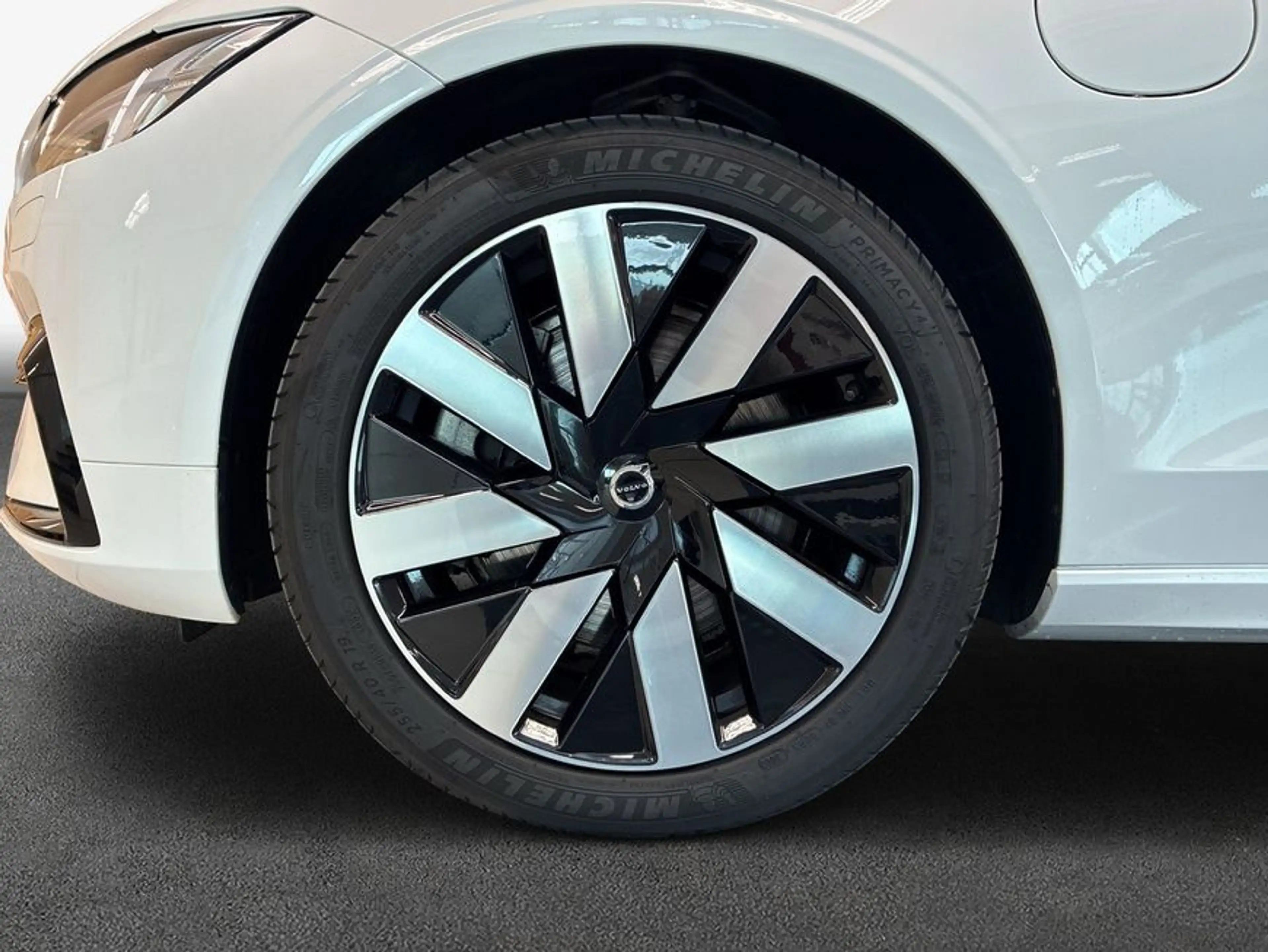 Volvo S90 T8 Recharge AWD Ultimate Dark — photo 14