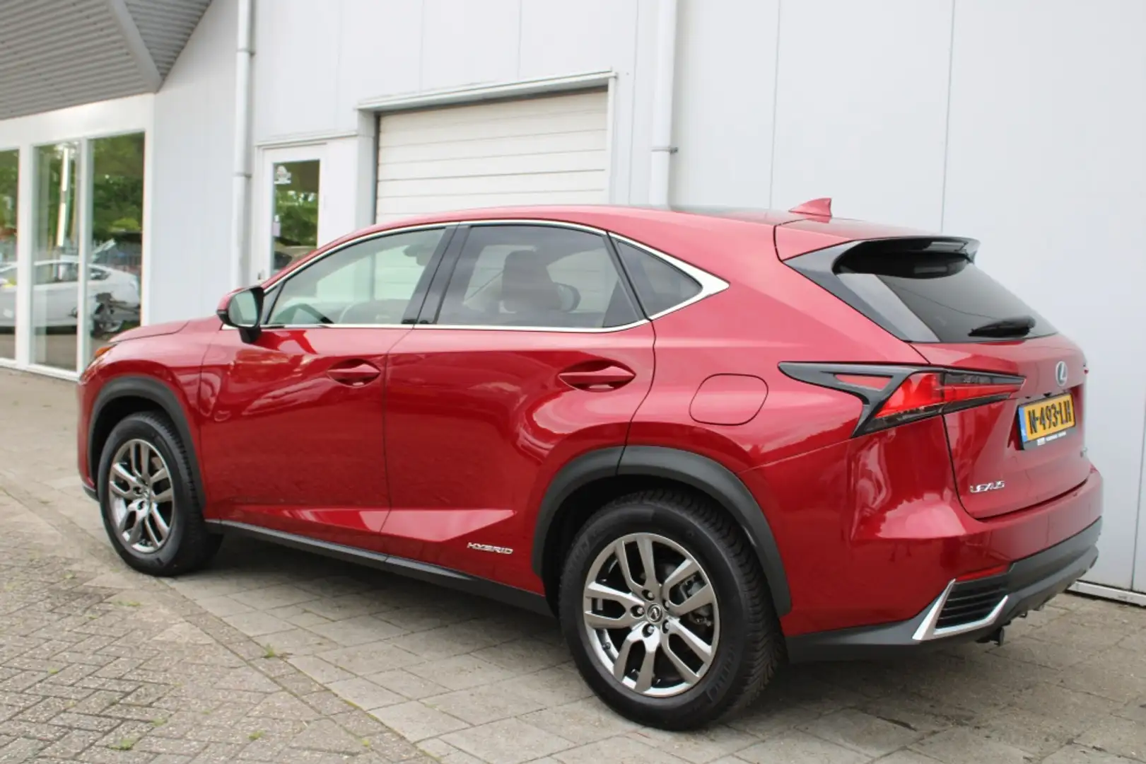 Lexus NX 300h AWD Business Line + Afn. Trekhaak Rouge - 2