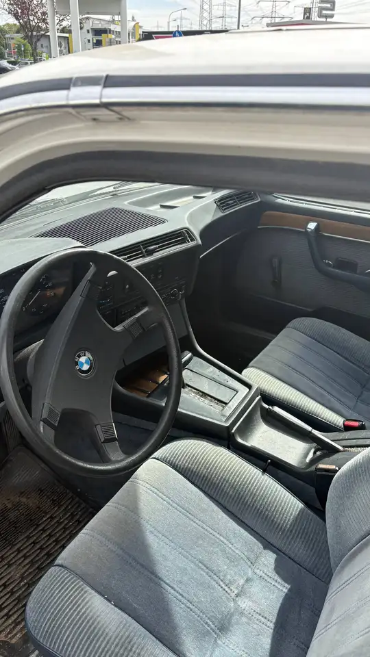 BMW 732 i, foto 2