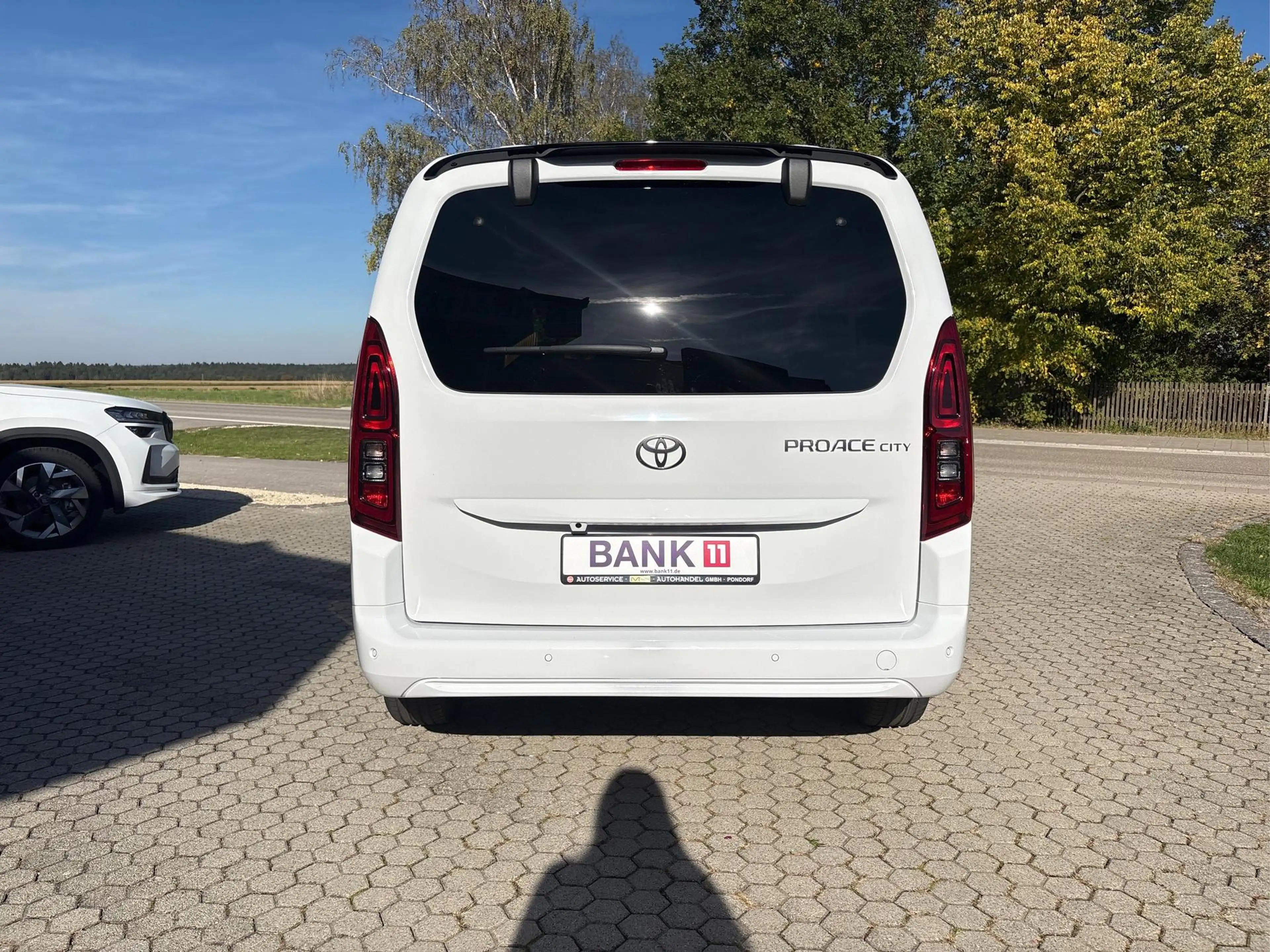 Toyota Proace City Verso L2  Teamplayer 1.2 7-SITZER+TEMPOMAT+KAMERA+WINTERPAKET+PDC+ALU+LED+15-JAHRE GARANTIE — photo 4