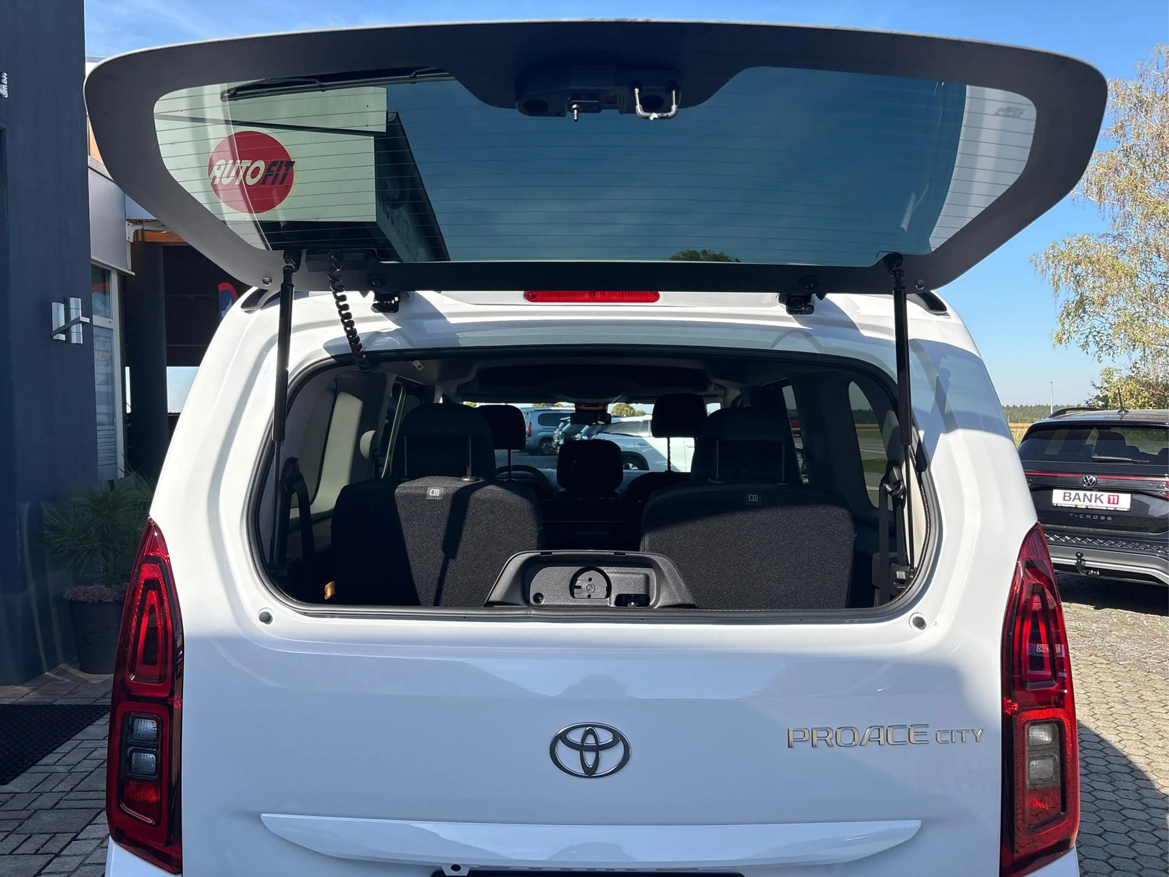 Toyota Proace City Verso L2  Teamplayer 1.2 7-SITZER+TEMPOMAT+KAMERA+WINTERPAKET+PDC+ALU+LED+15-JAHRE GARANTIE — photo 14