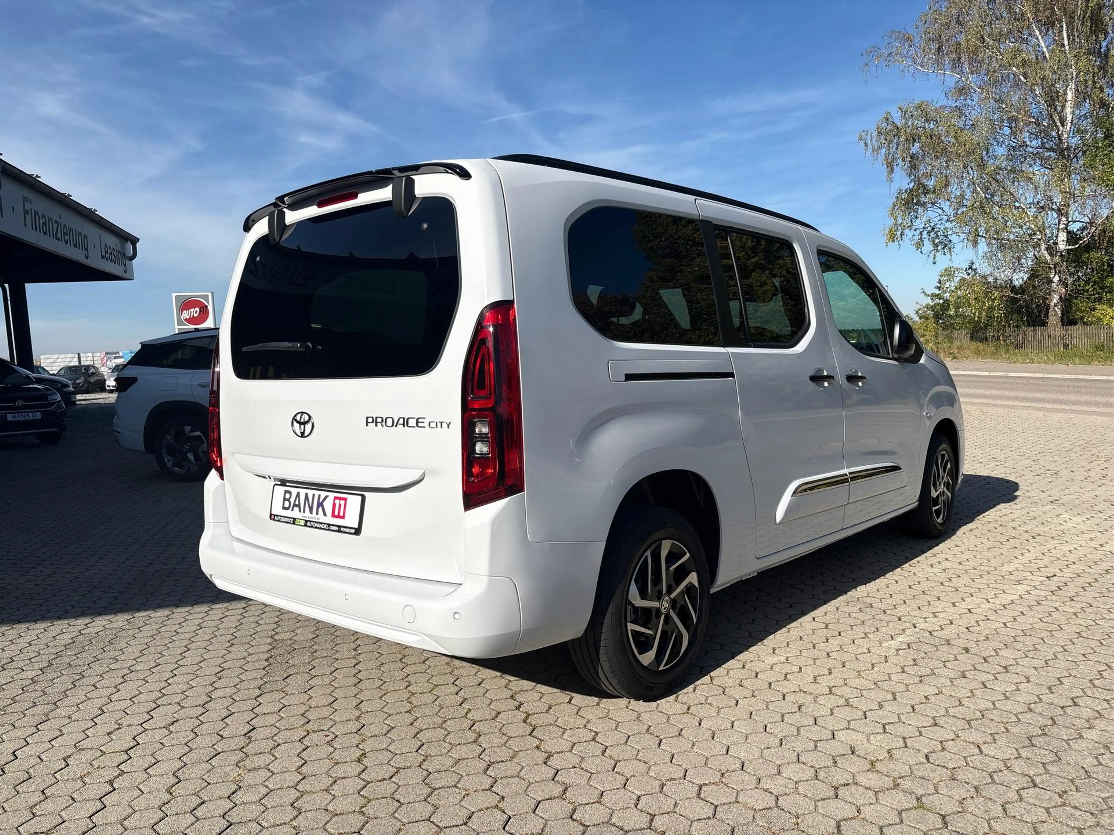 Toyota Proace City Verso L2  Teamplayer 1.2 7-SITZER+TEMPOMAT+KAMERA+WINTERPAKET+PDC+ALU+LED+15-JAHRE GARANTIE — photo 5