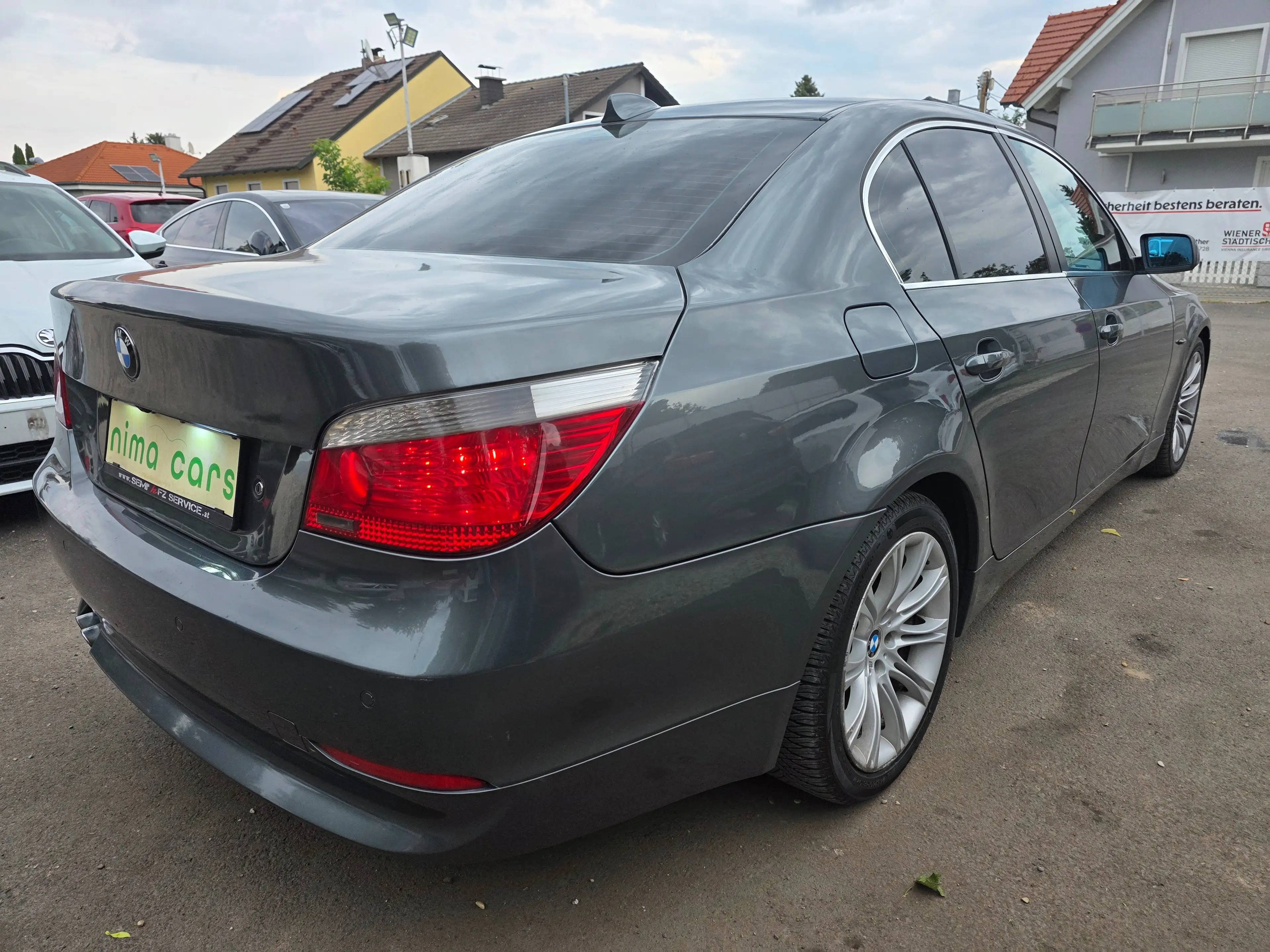 BMW 523 523i Automatik mit  Pickerl, gültig bis 08/2027 — photo 9
