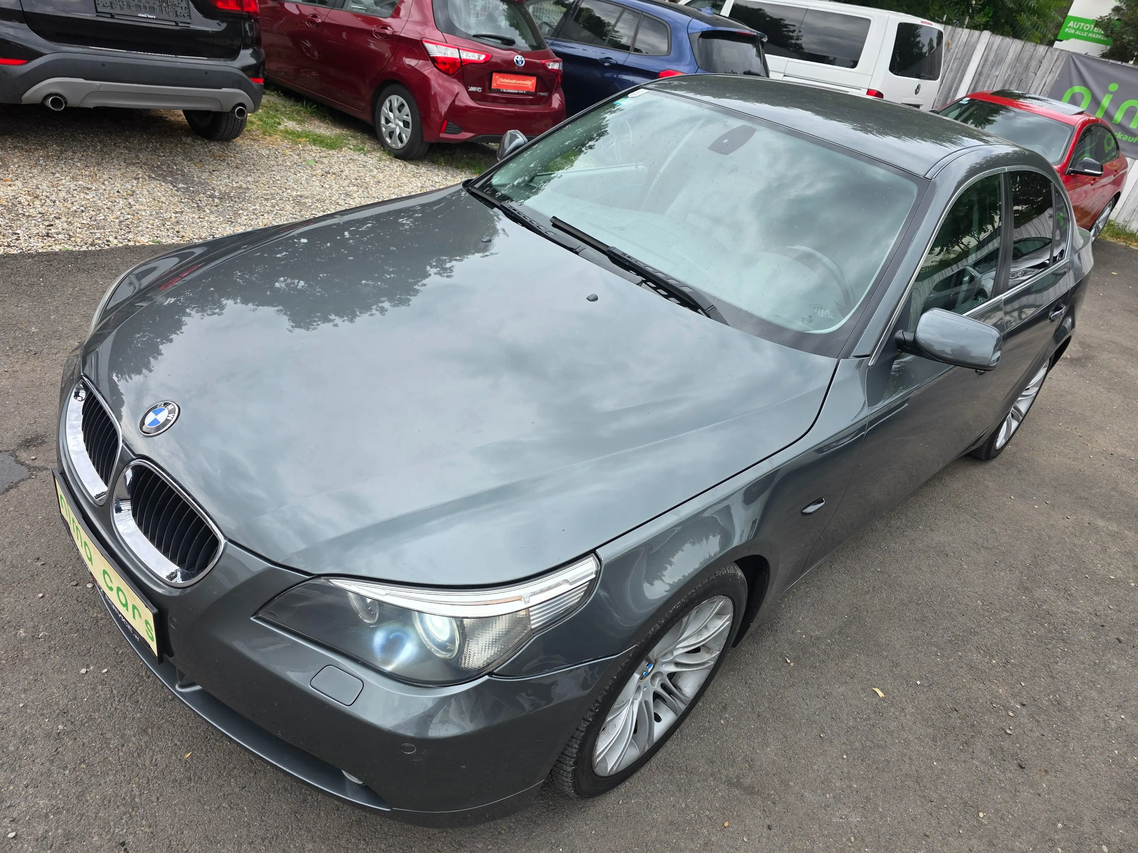 BMW 523 523i Automatik mit  Pickerl, gültig bis 08/2027 — photo 2