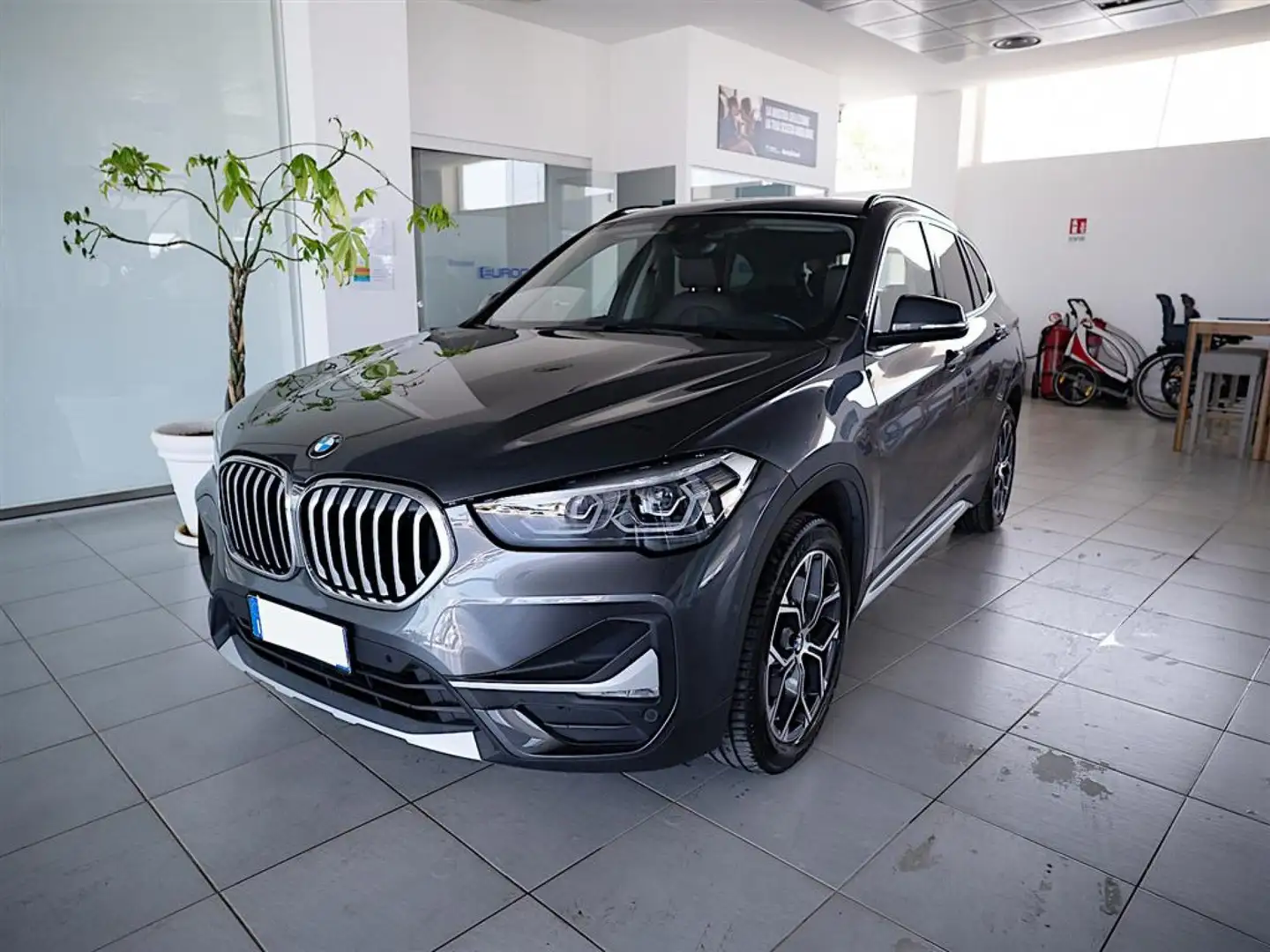 BMW X1 sDrive 18d xLine 36 mesi di garanzia Grigio - 1