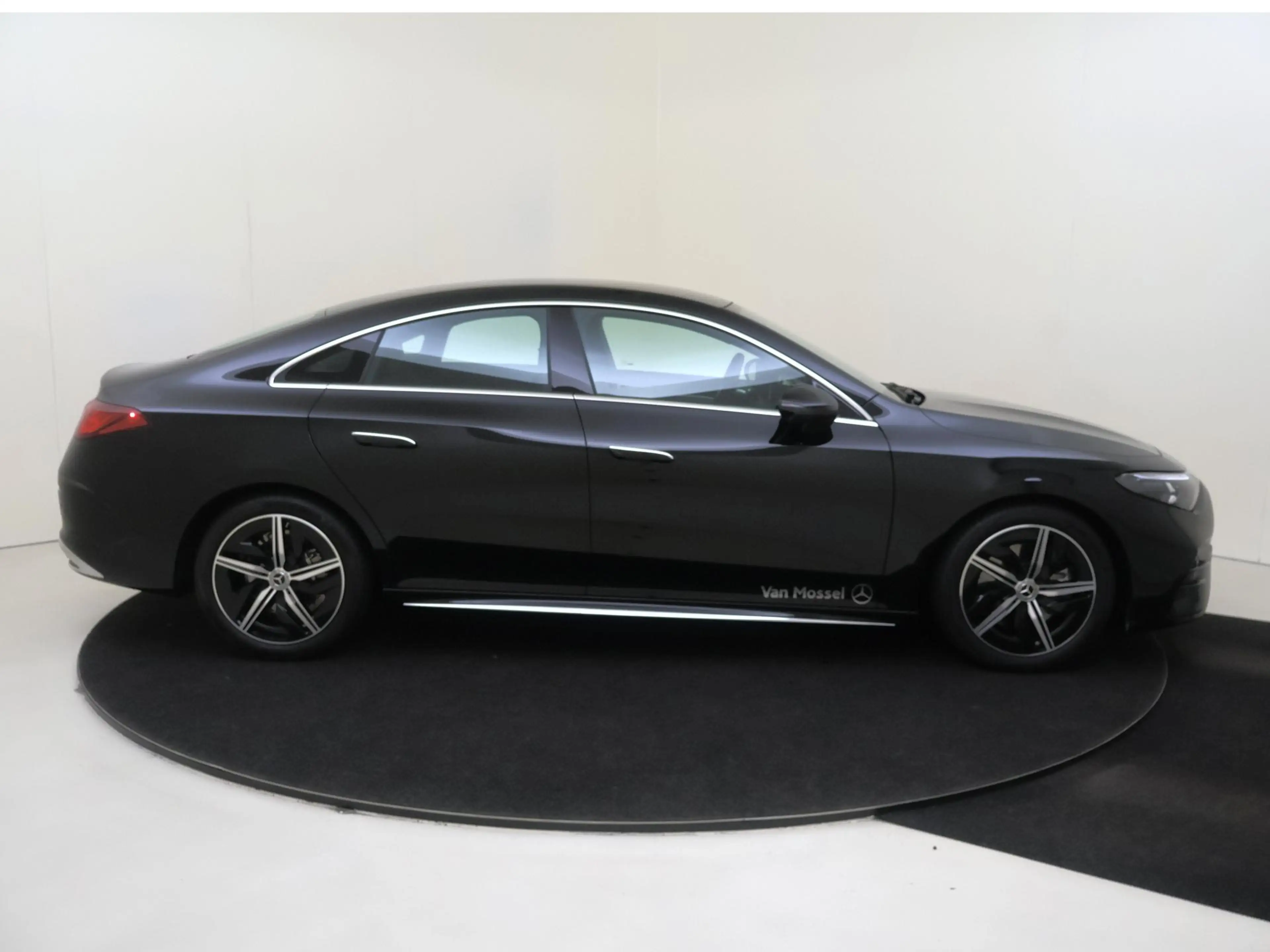 Mercedes-Benz CLA 200 Business Solution AMG — photo 9