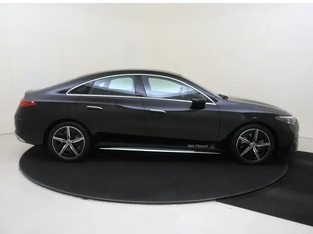 Mercedes-Benz Cla view 9