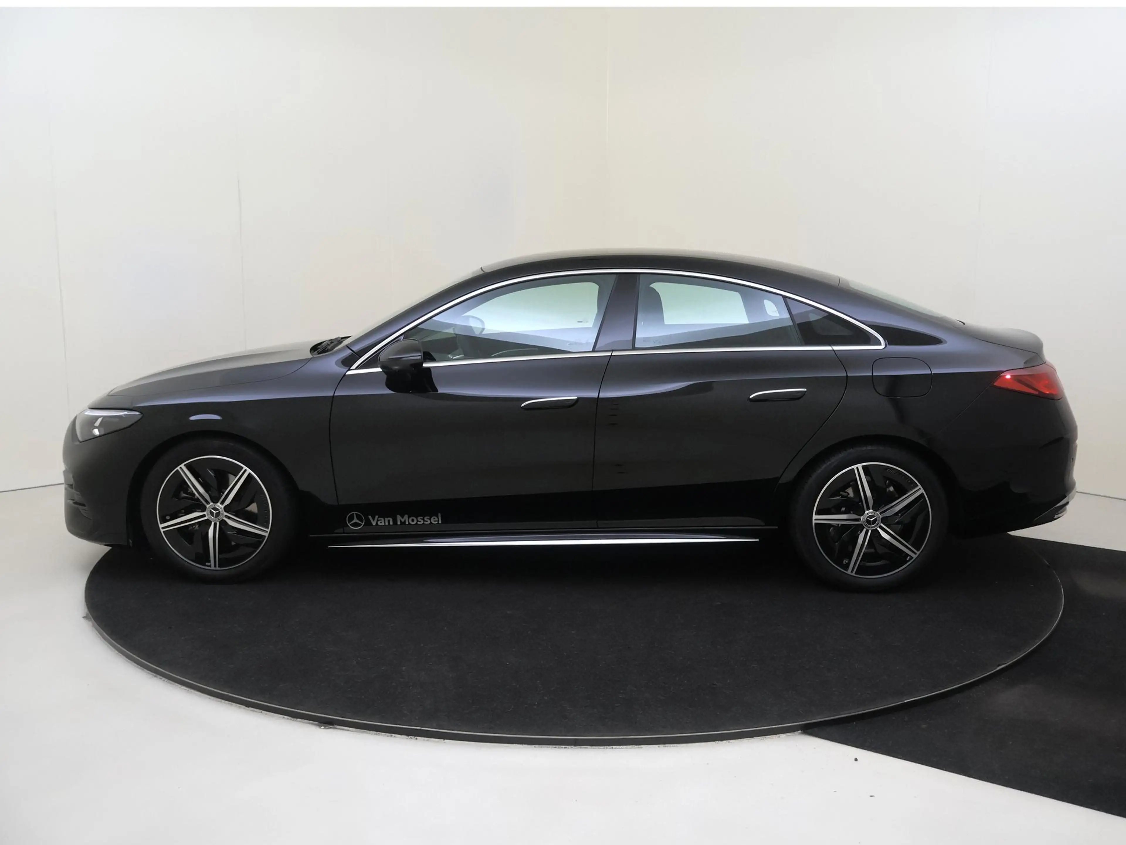 Mercedes-Benz CLA 200 Business Solution AMG — photo 8