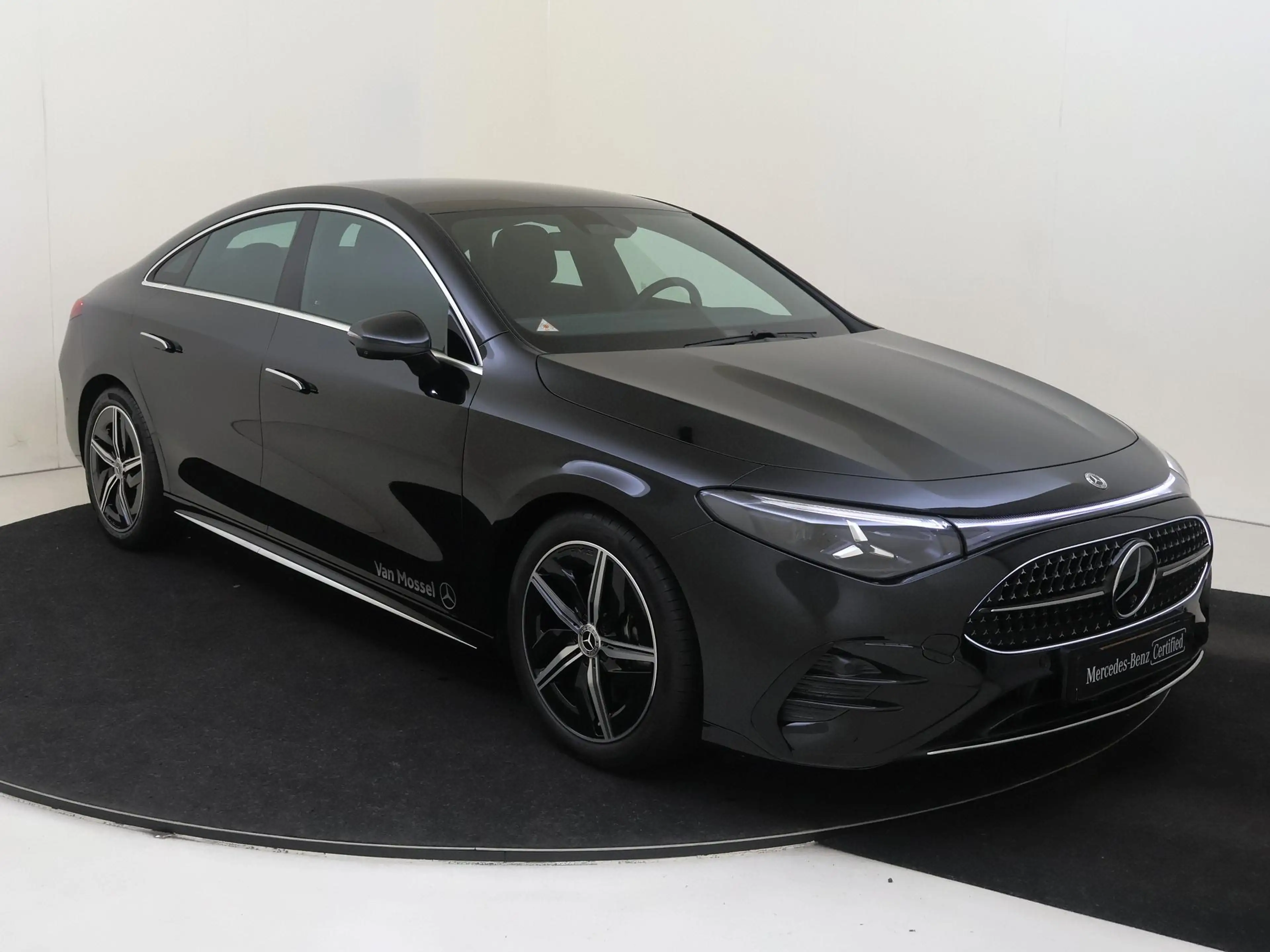 Mercedes-Benz CLA 200 Business Solution AMG — photo 2