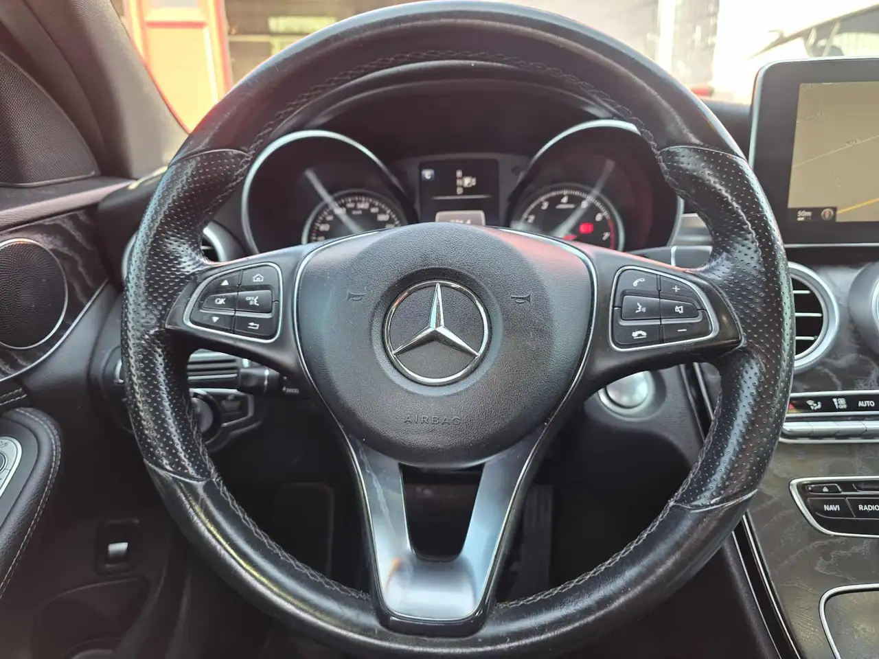 Mercedes-Benz C-Class снимка Mercedes-Benz C-Class