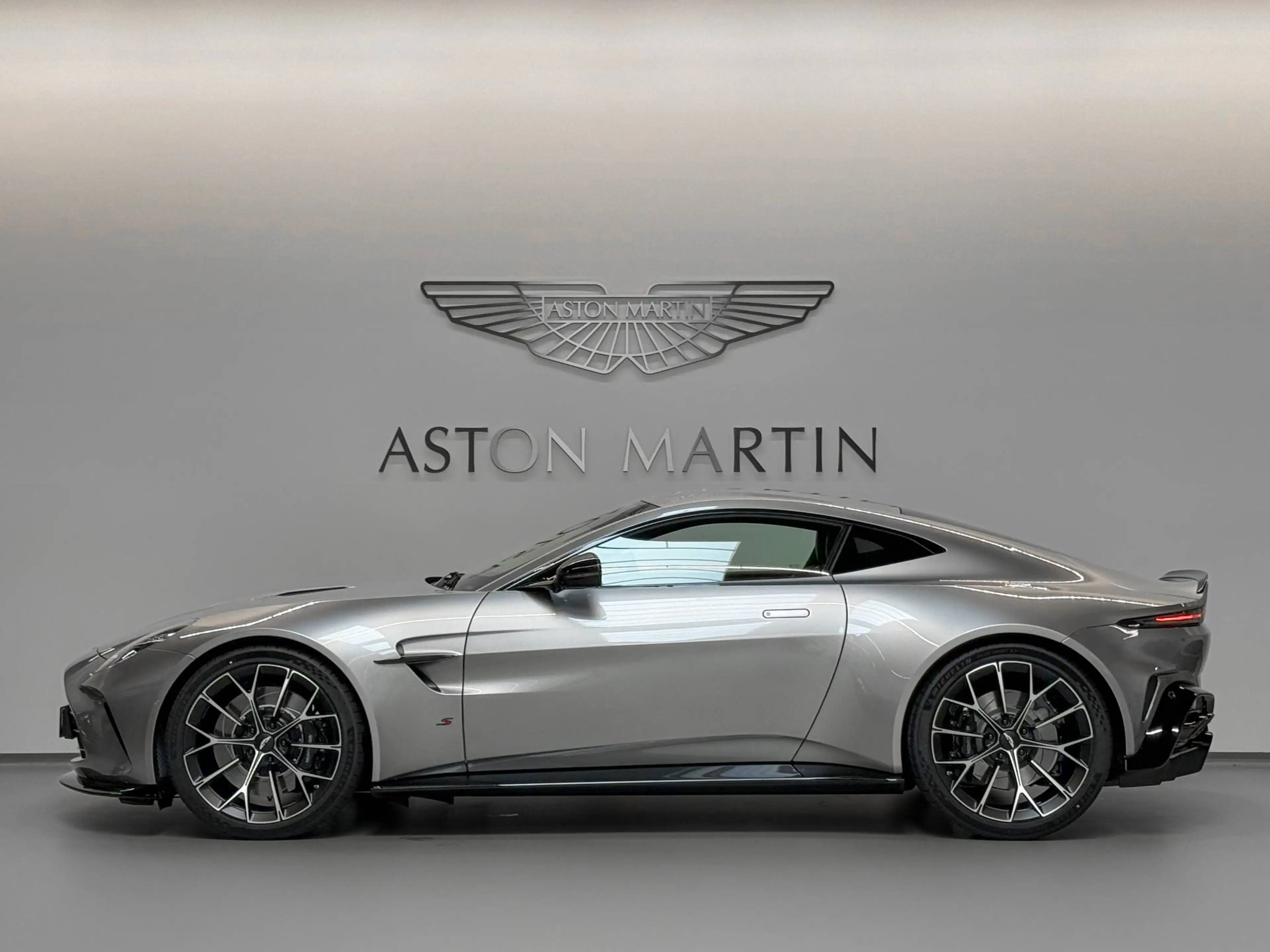 Aston Martin Vantage S Coupe | Aston Martin Brussels — photo 3