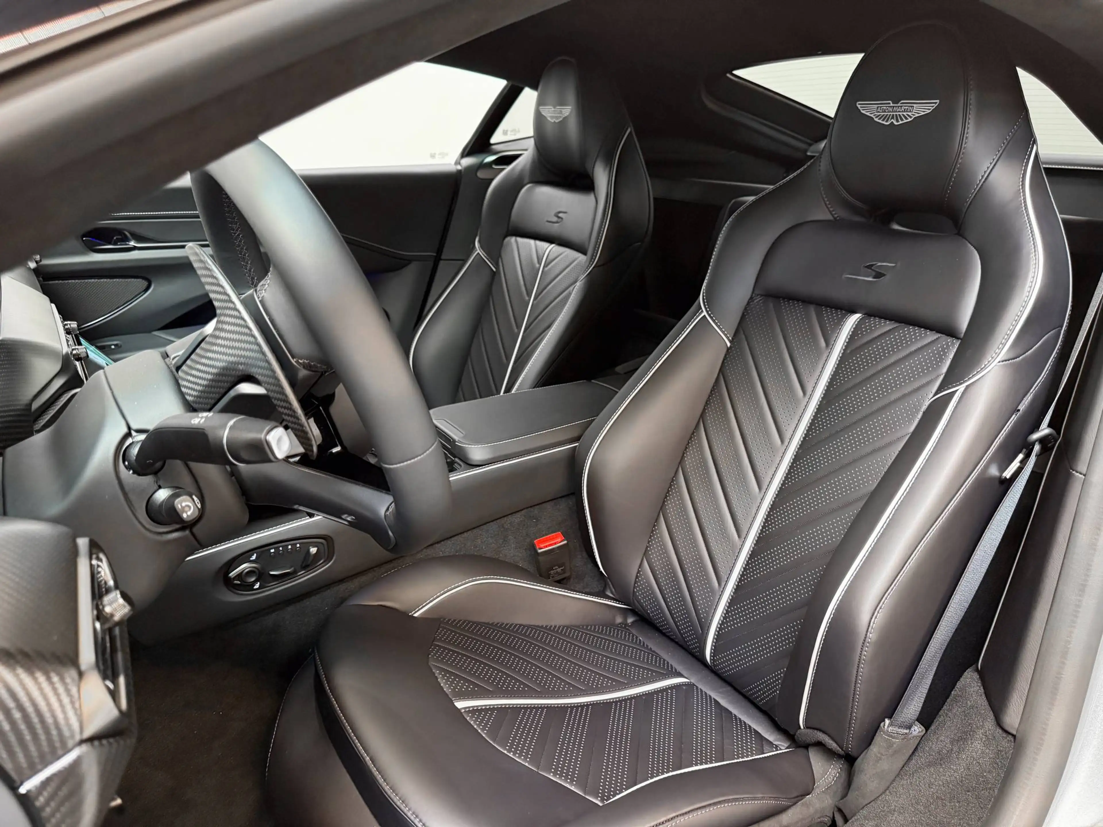 Aston Martin Vantage S Coupe | Aston Martin Brussels — photo 7