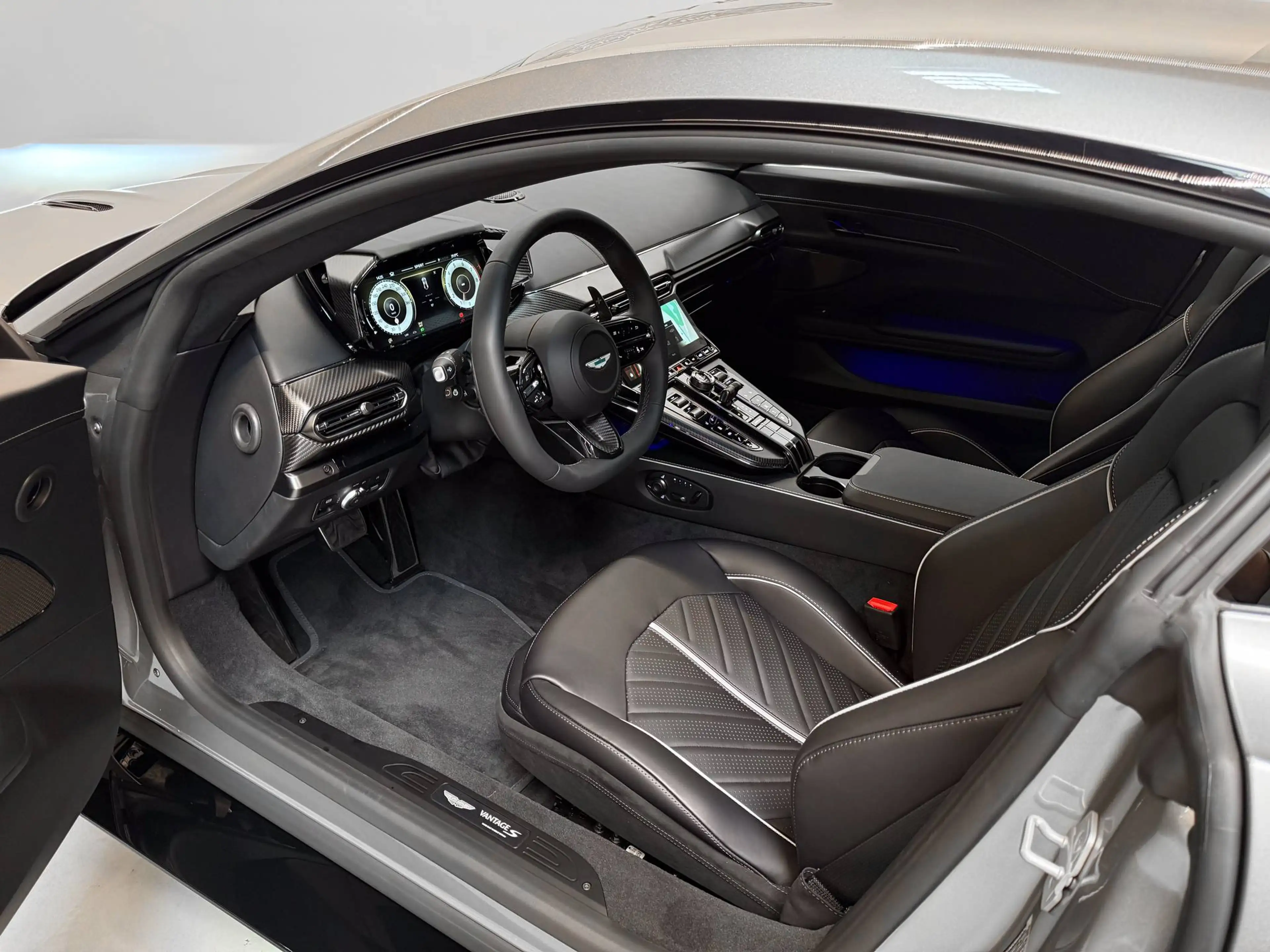 Aston Martin Vantage S Coupe | Aston Martin Brussels — photo 9