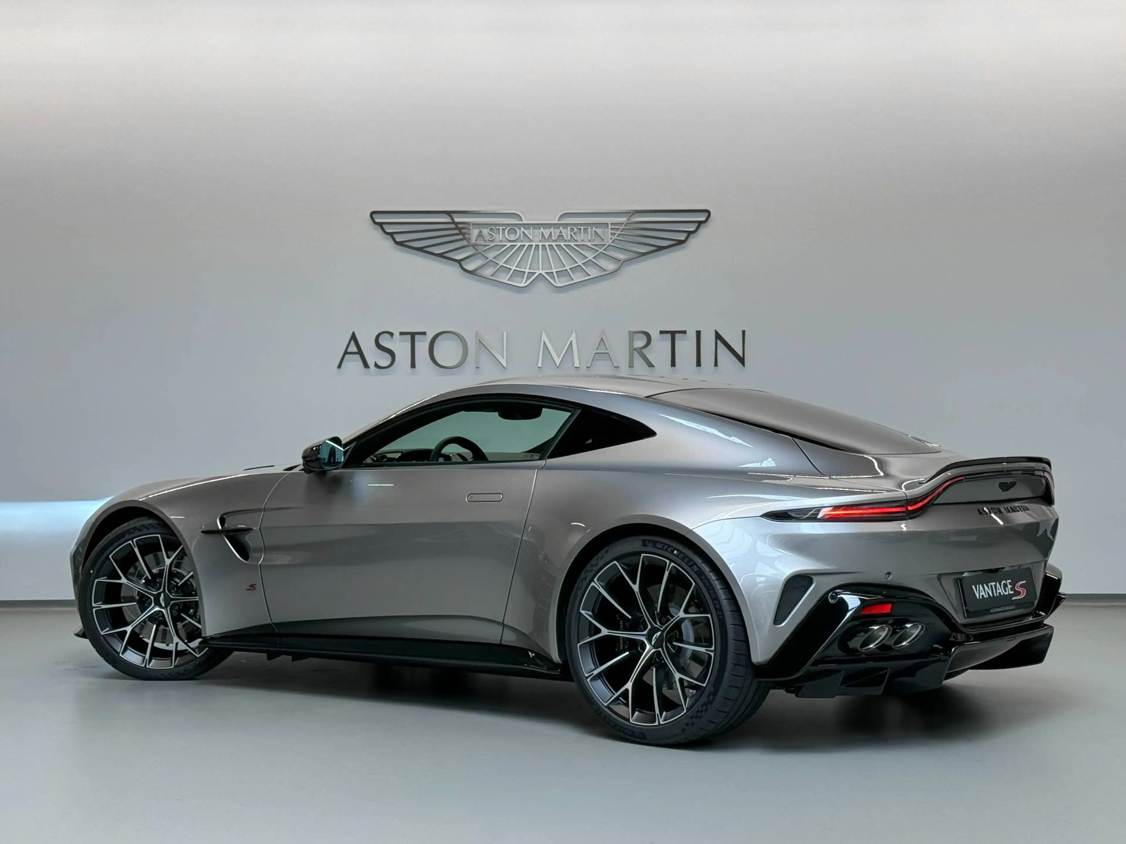 Aston Martin Vantage S Coupe | Aston Martin Brussels — photo 4