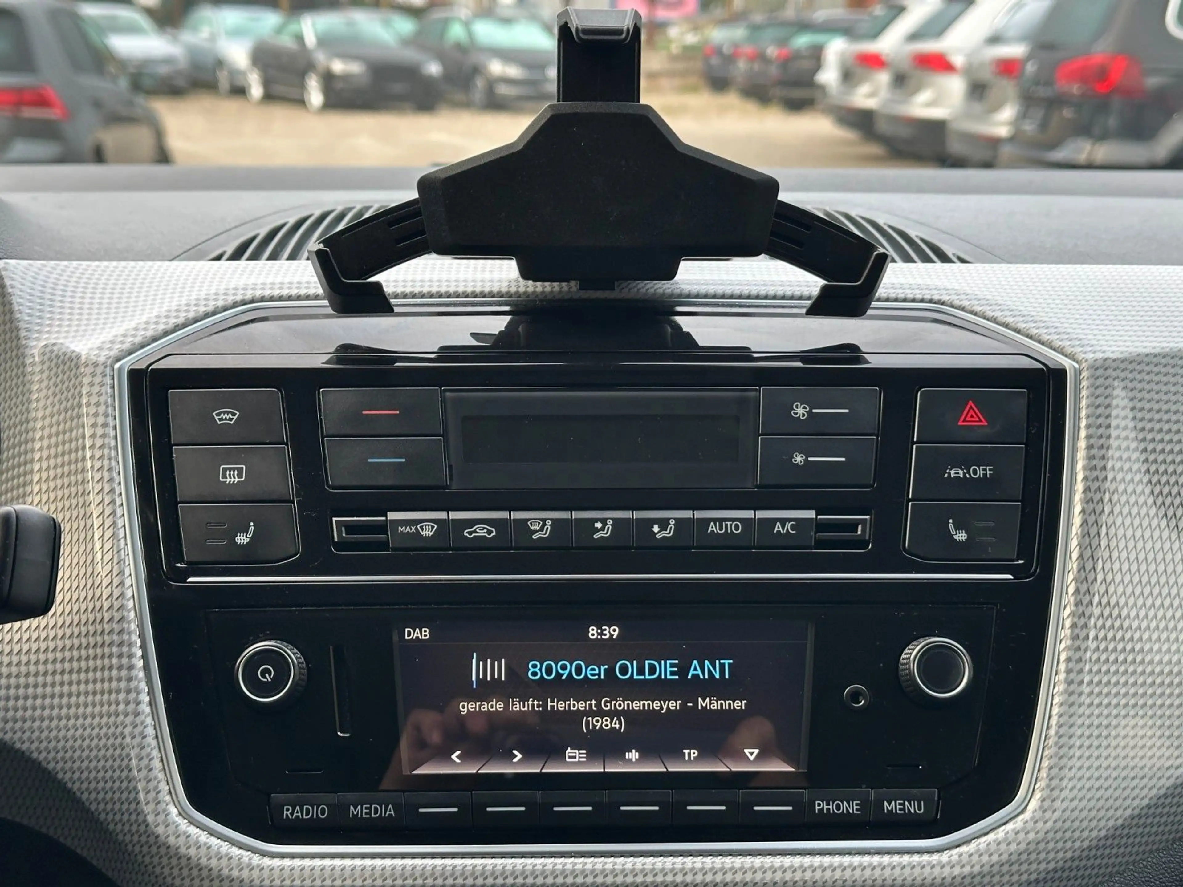 Volkswagen up! e-up! Style Plus 1.HAND DSG KAMERA SHZ PDC — photo 11