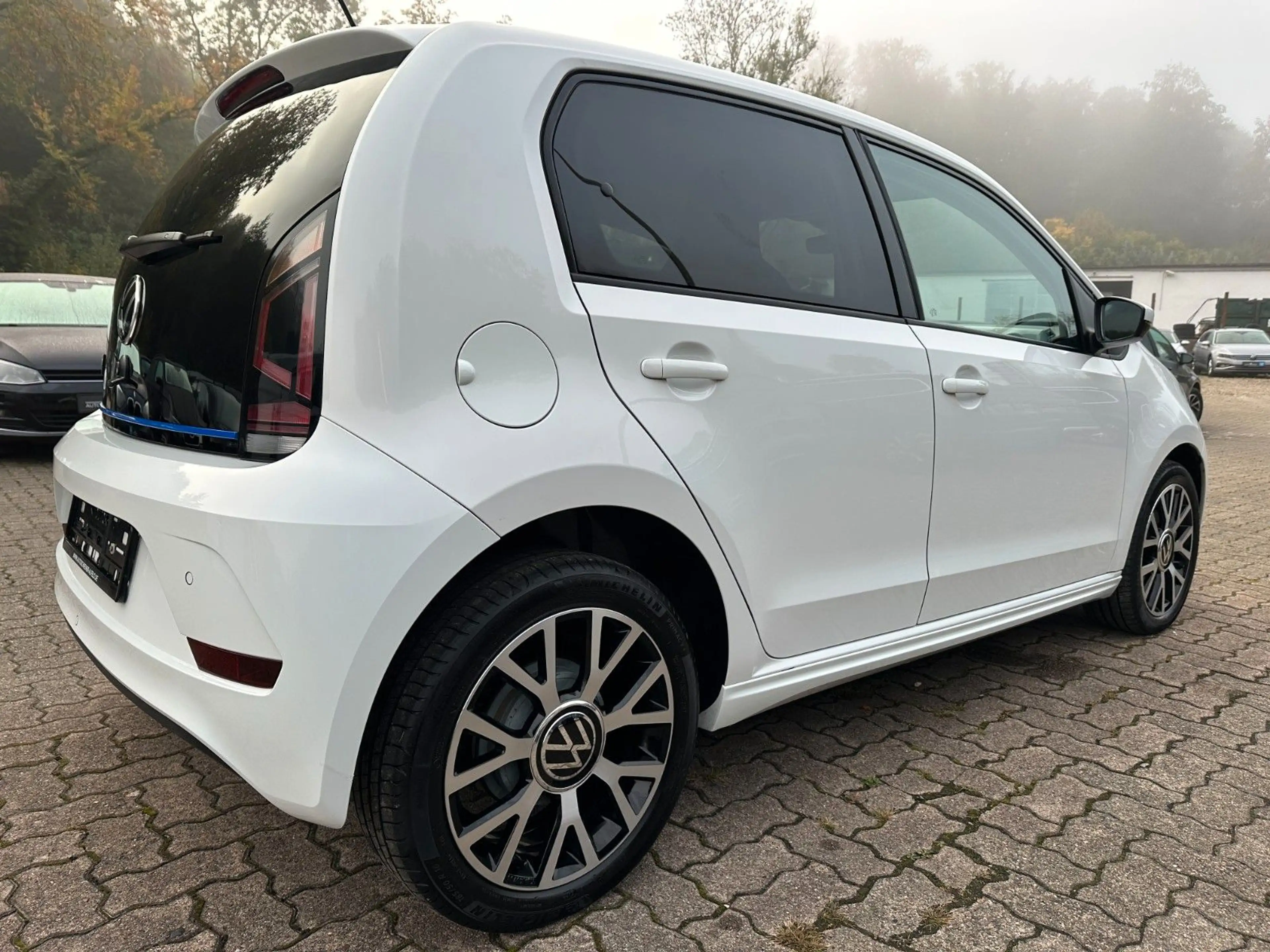 Volkswagen up! e-up! Style Plus 1.HAND DSG KAMERA SHZ PDC — photo 7