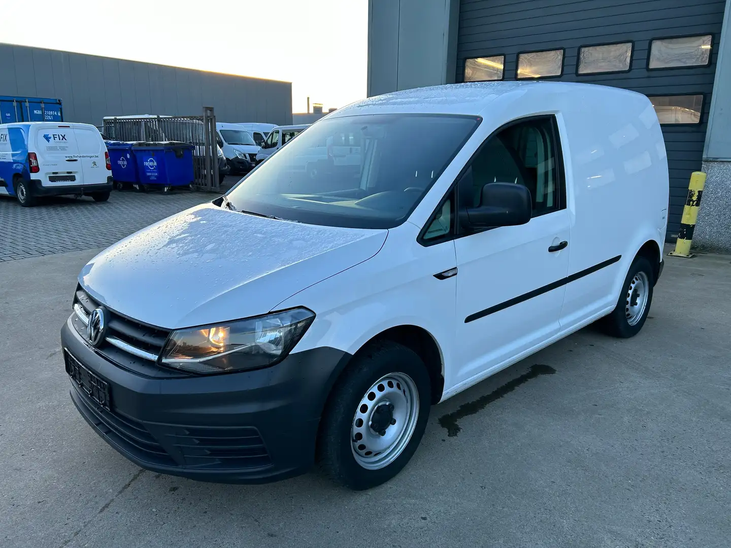 Volkswagen Caddy 1.6tdi 55kw trekhaak airco dichte wand zie foto's Wit - 1
