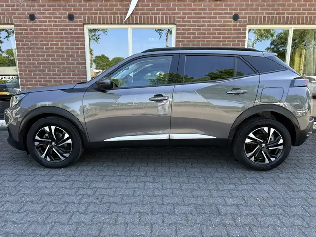 Peugeot 2008 view 2
