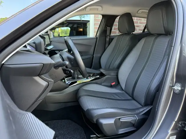 Peugeot 2008 view 4
