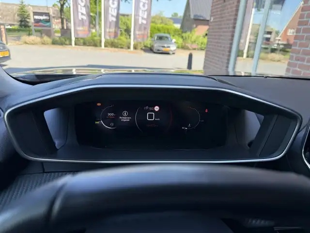 Peugeot 2008 view 10