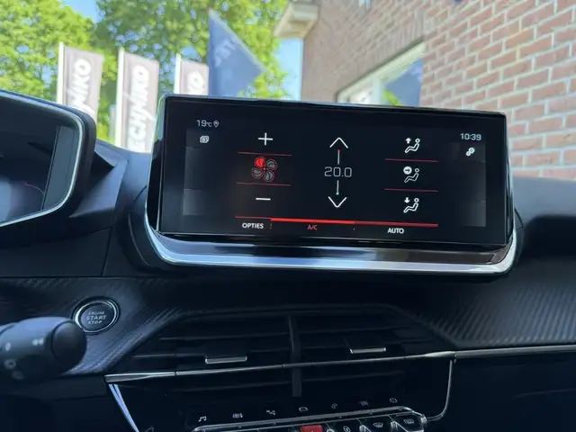 Peugeot 2008 view 18