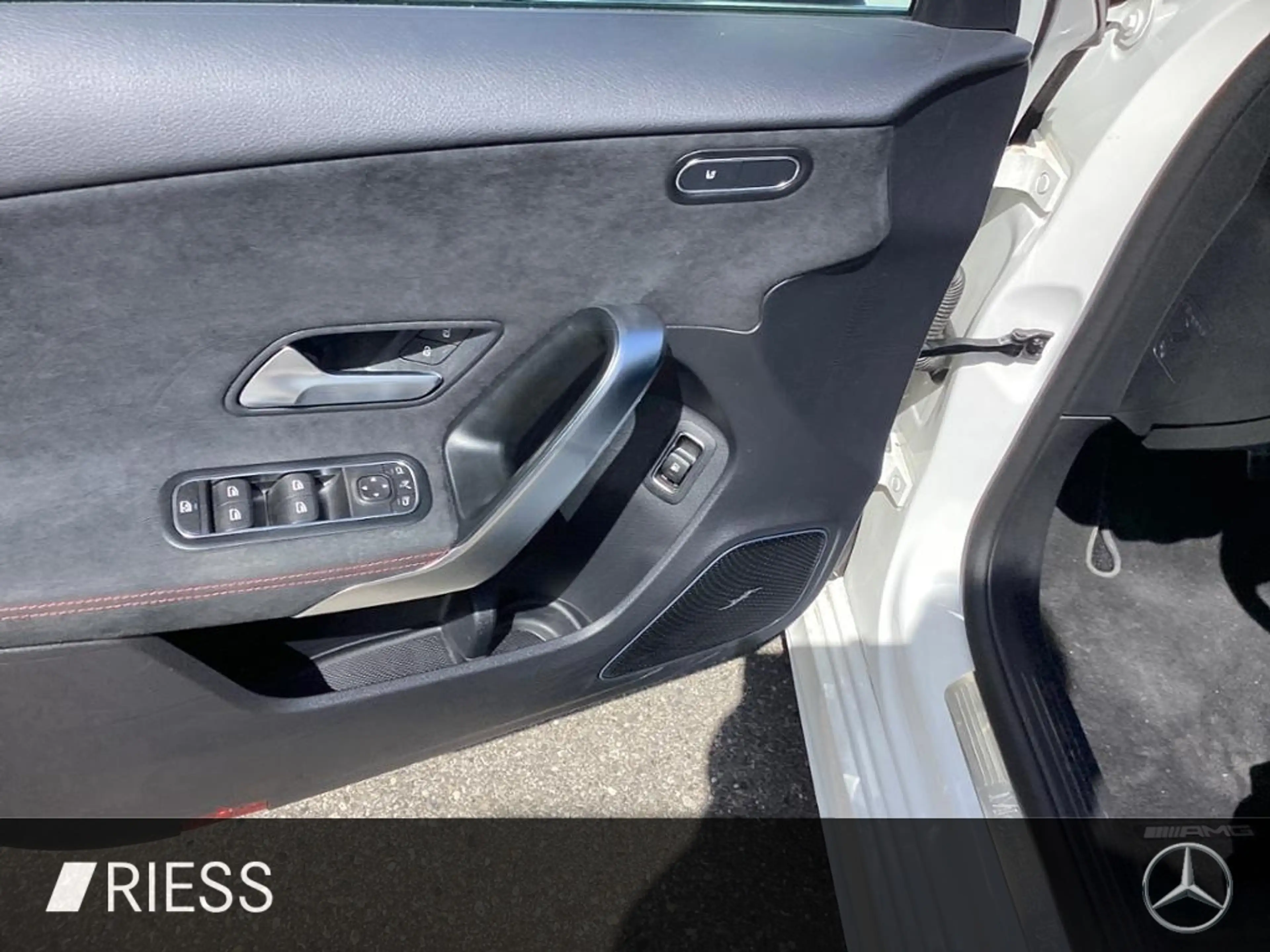 Mercedes-Benz A 250 e AMG Multib. Burm. LED Navi PDC Kamera — photo 6