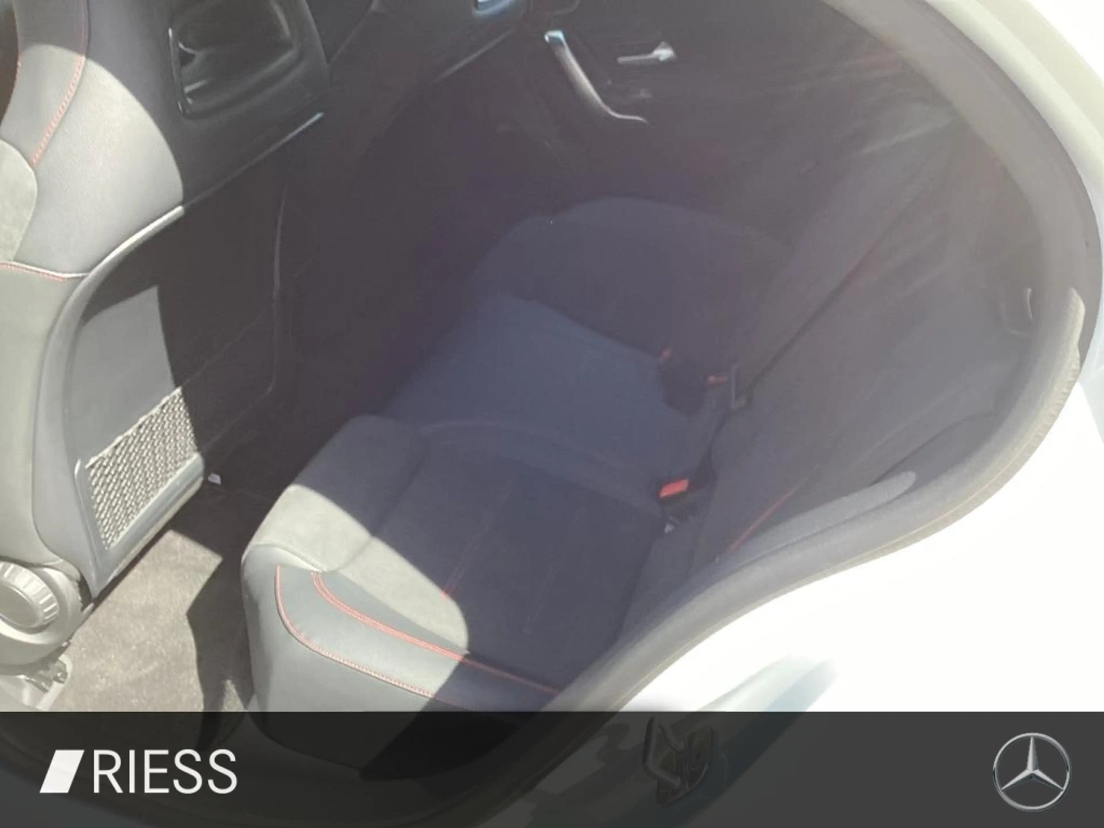 Mercedes-Benz A 250 e AMG Multib. Burm. LED Navi PDC Kamera — photo 13