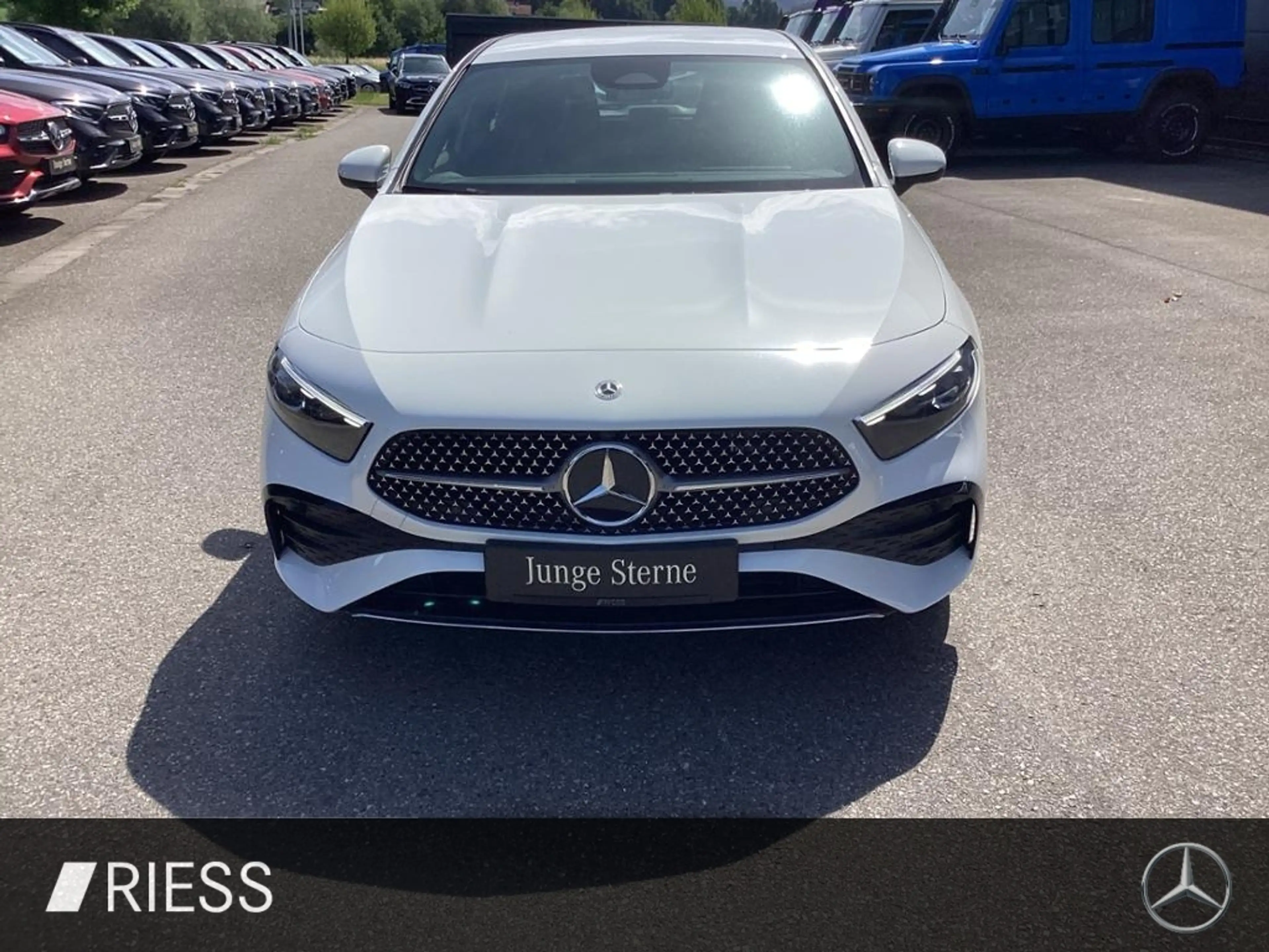 Mercedes-Benz A 250 e AMG Multib. Burm. LED Navi PDC Kamera — photo 3