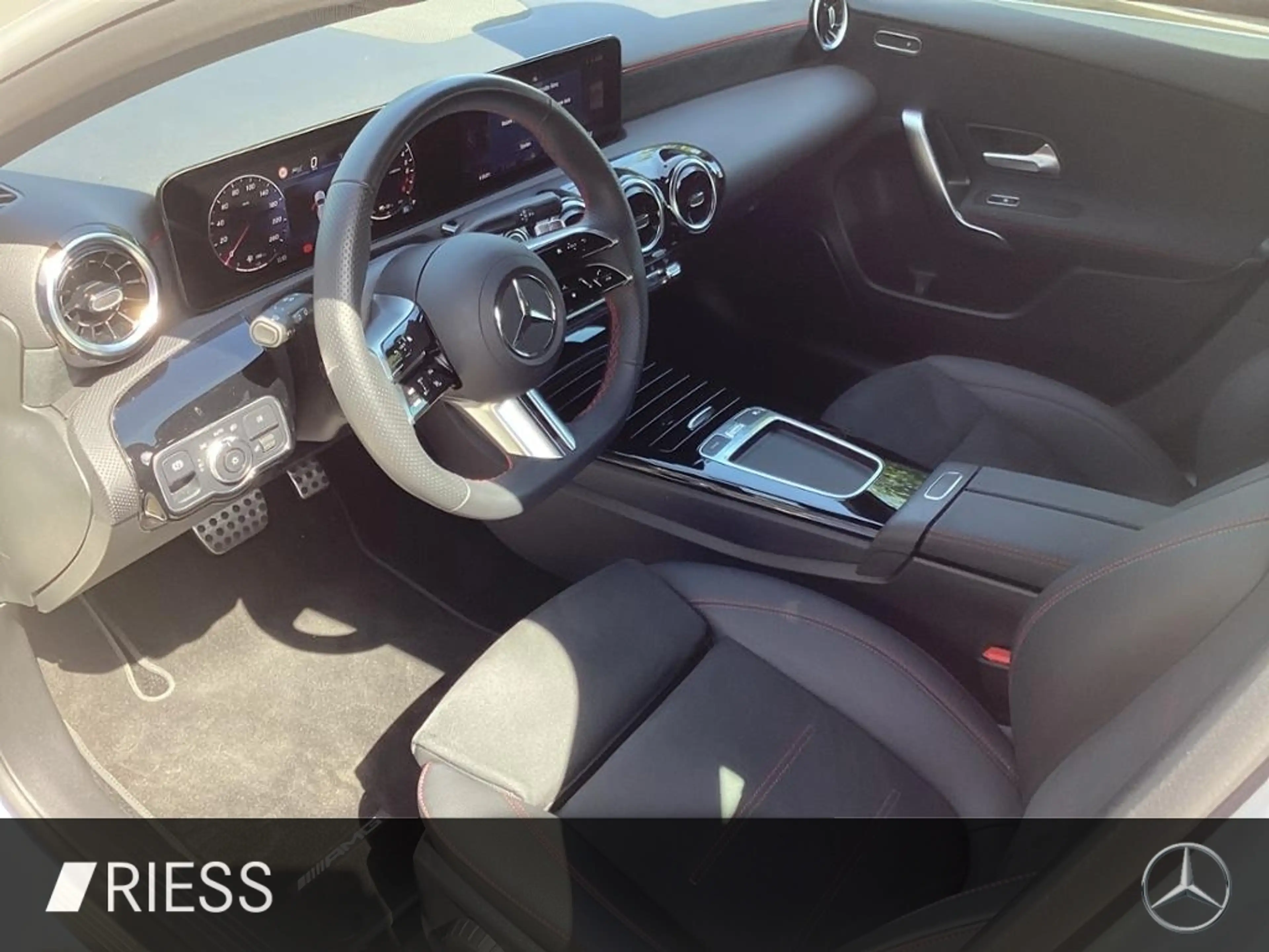 Mercedes-Benz A 250 e AMG Multib. Burm. LED Navi PDC Kamera — photo 7