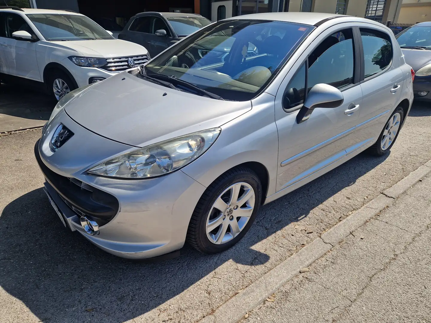Peugeot 207 5p 1.6 hdi 16v Energie fap Gris - 1