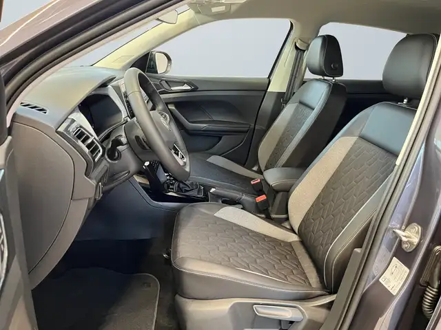 Volkswagen T-Cross view 7