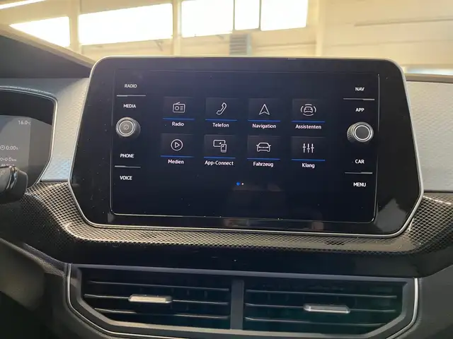 Volkswagen T-Cross view 13