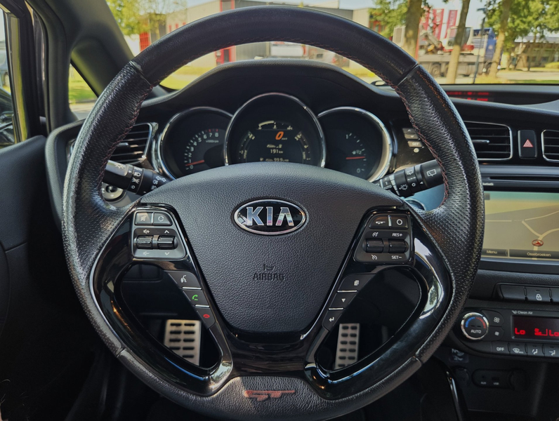 Kia ProCeed / pro_cee'd 1.6 GT 204Pk 05-2015 Black Pearl Metallic — photo 10