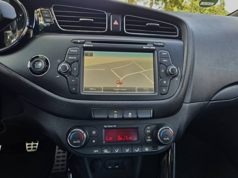 Kia ProCeed / pro_cee'd 1.6 GT 204Pk 05-2015 Black Pearl Metallic — photo 13