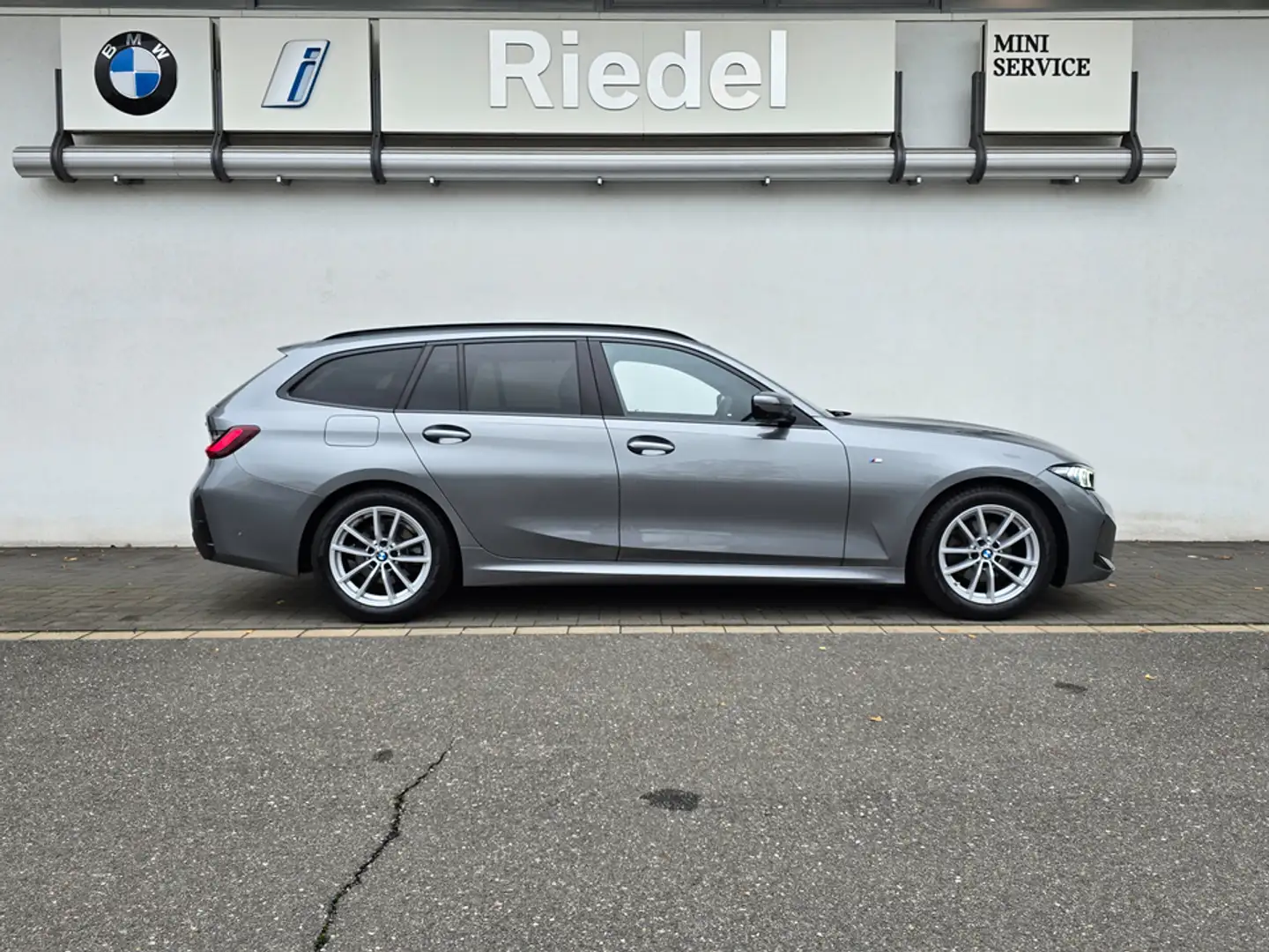 BMW 320 i Touring M Sportpaket*AHK*adap LED*ACC*HiFi* Gris - 2