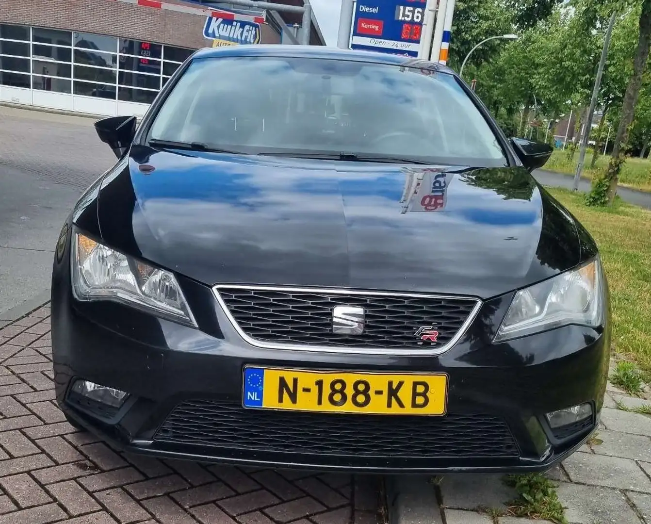 SEAT Leon 1.6 Tdi - Nwe Apk - Nwe Riem - Grote beurt gehad Zwart - 2