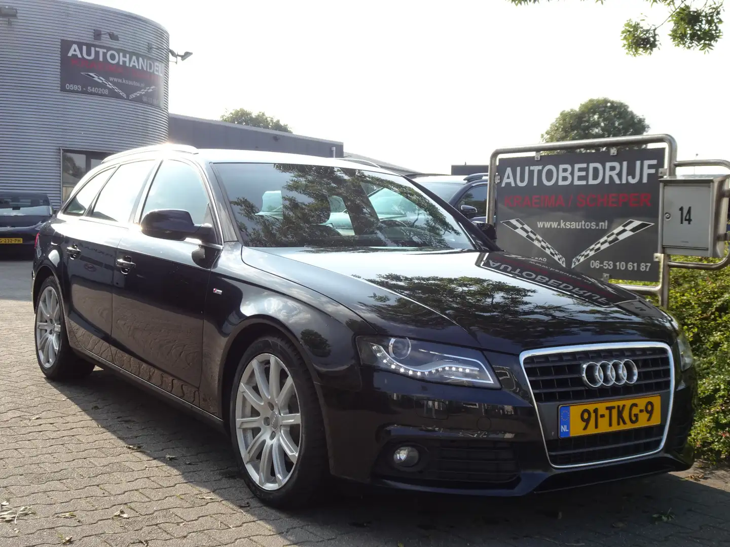 Audi A4 Avant 1.8 TFSI Line S Noir - 1