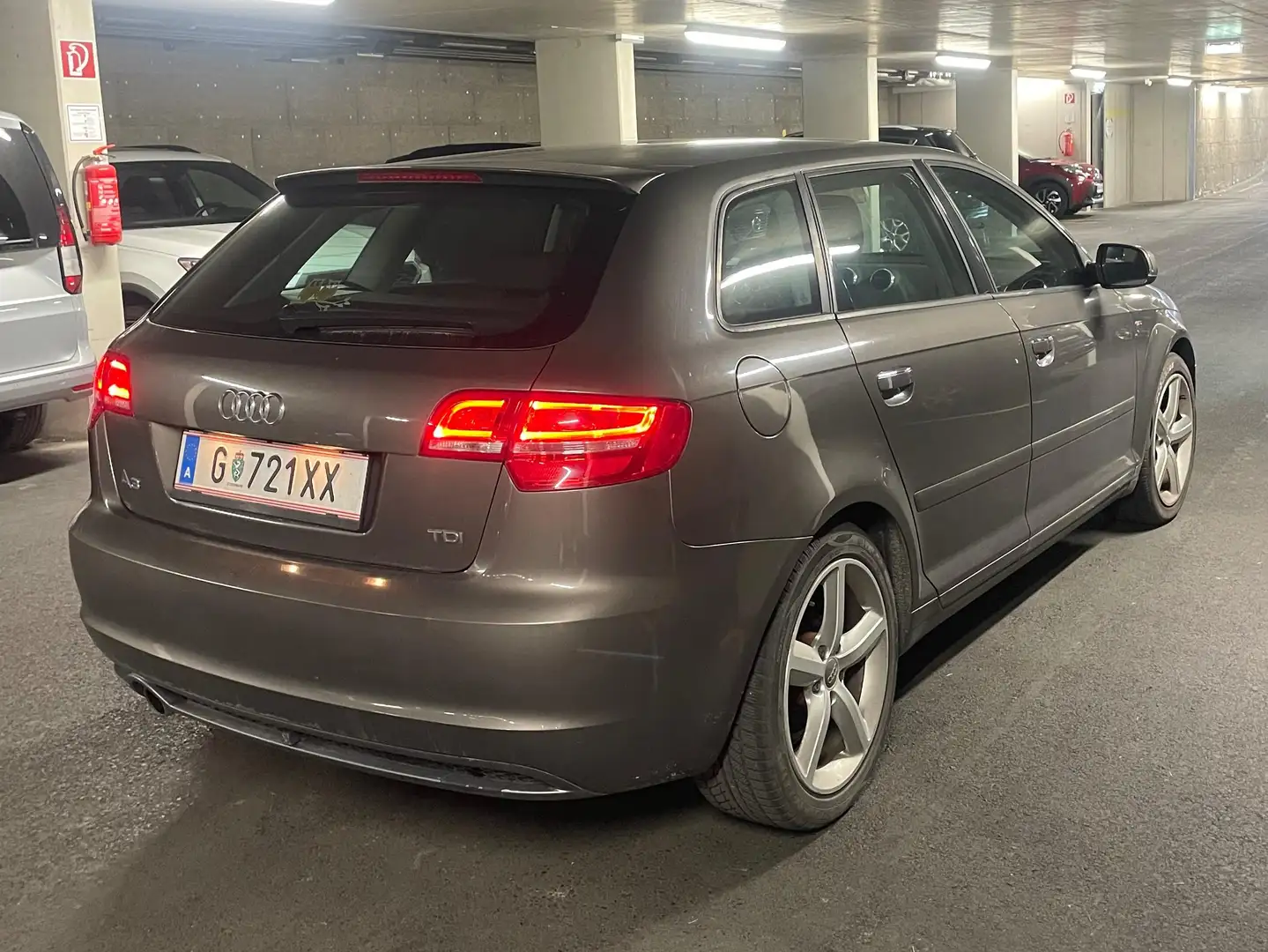 Audi A3 A3 SB Comfort Edition 1,6 TDI DPF Comfort Edition Grau - 2