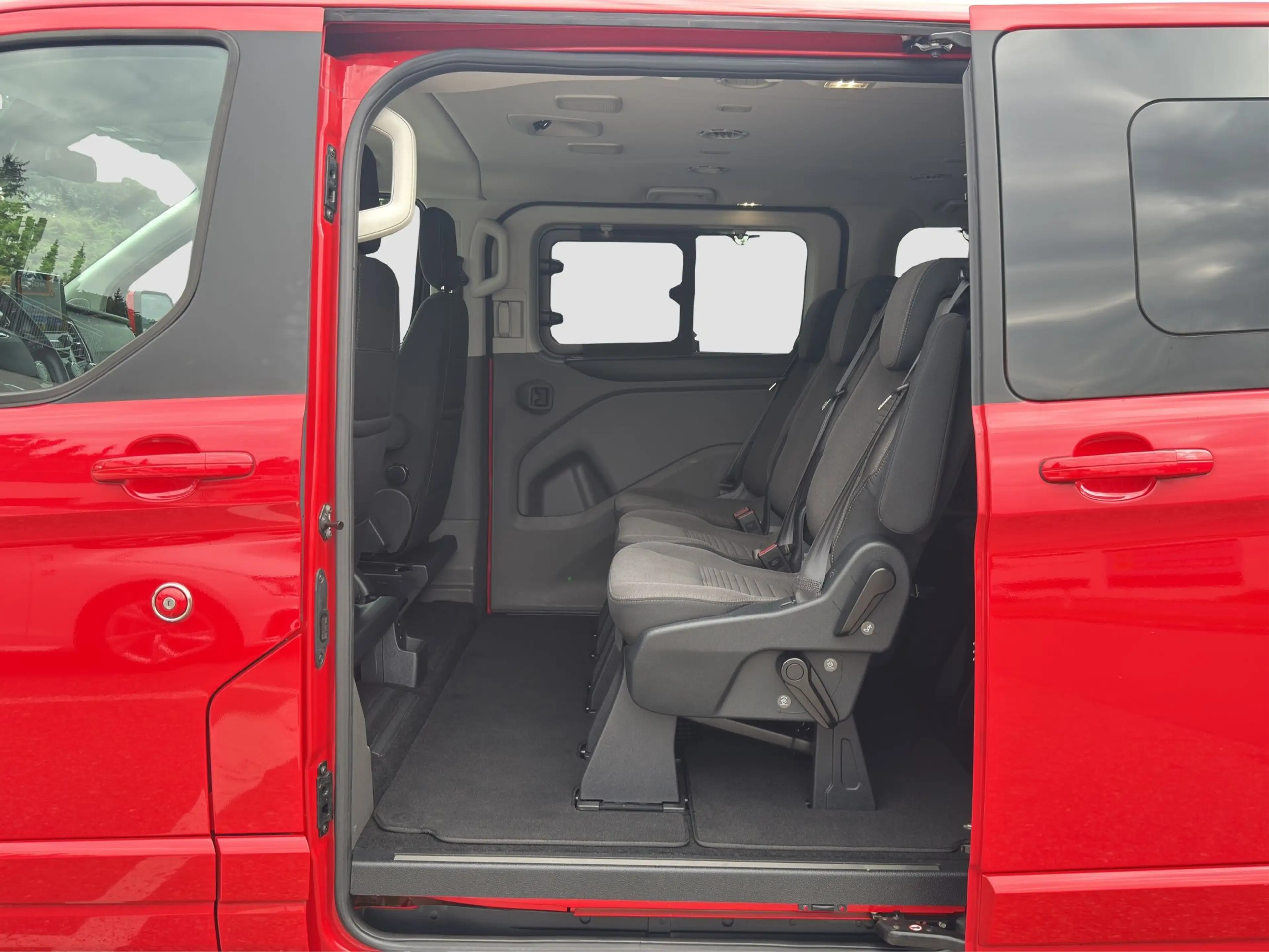 Ford Tourneo Custom 2.0 TDCi 320 L1 Titanium Bi-Xenon/AHK/STH/Kamera/ — photo 12