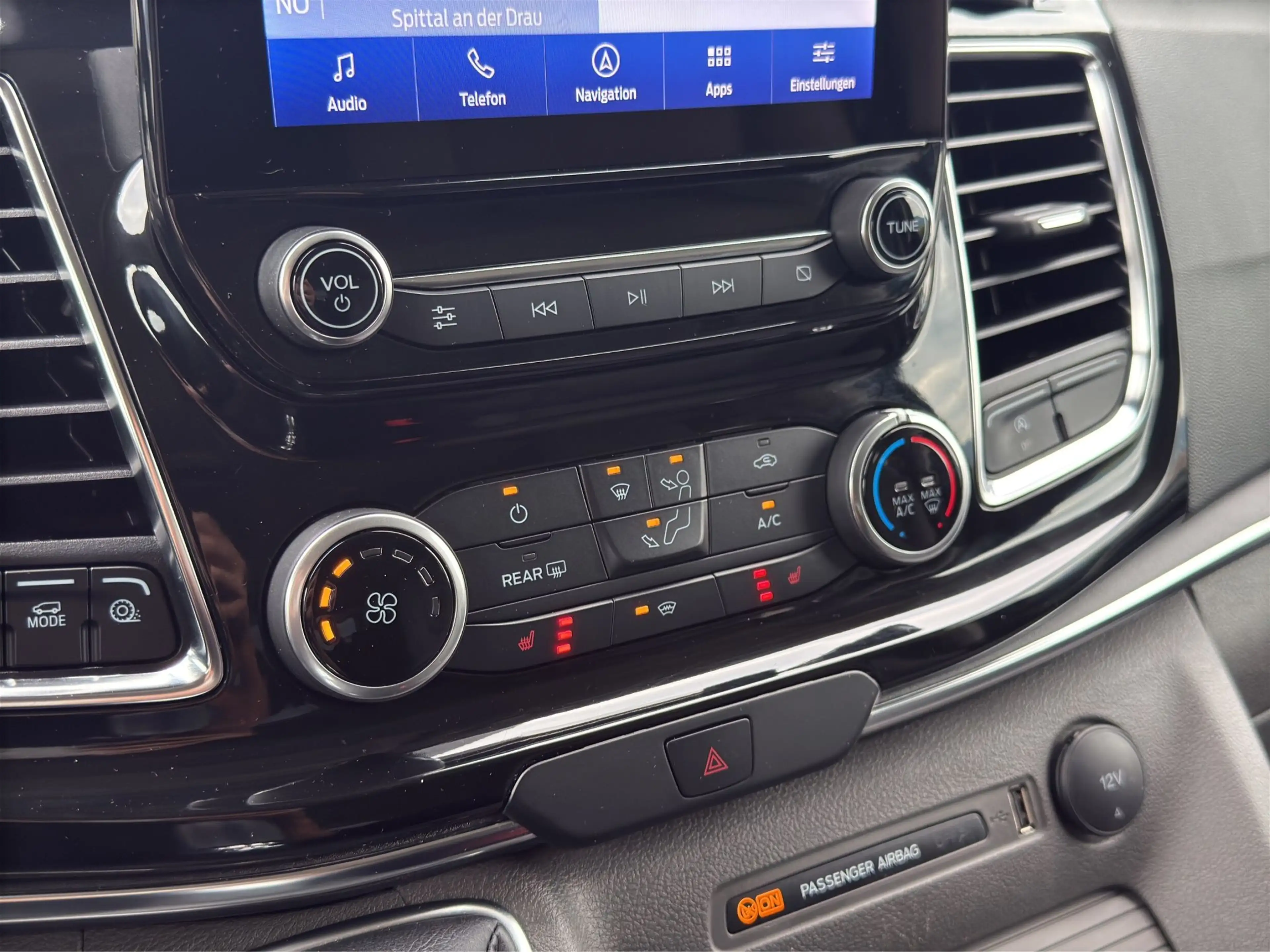 Ford Tourneo Custom 2.0 TDCi 320 L1 Titanium Bi-Xenon/AHK/STH/Kamera/ — photo 20