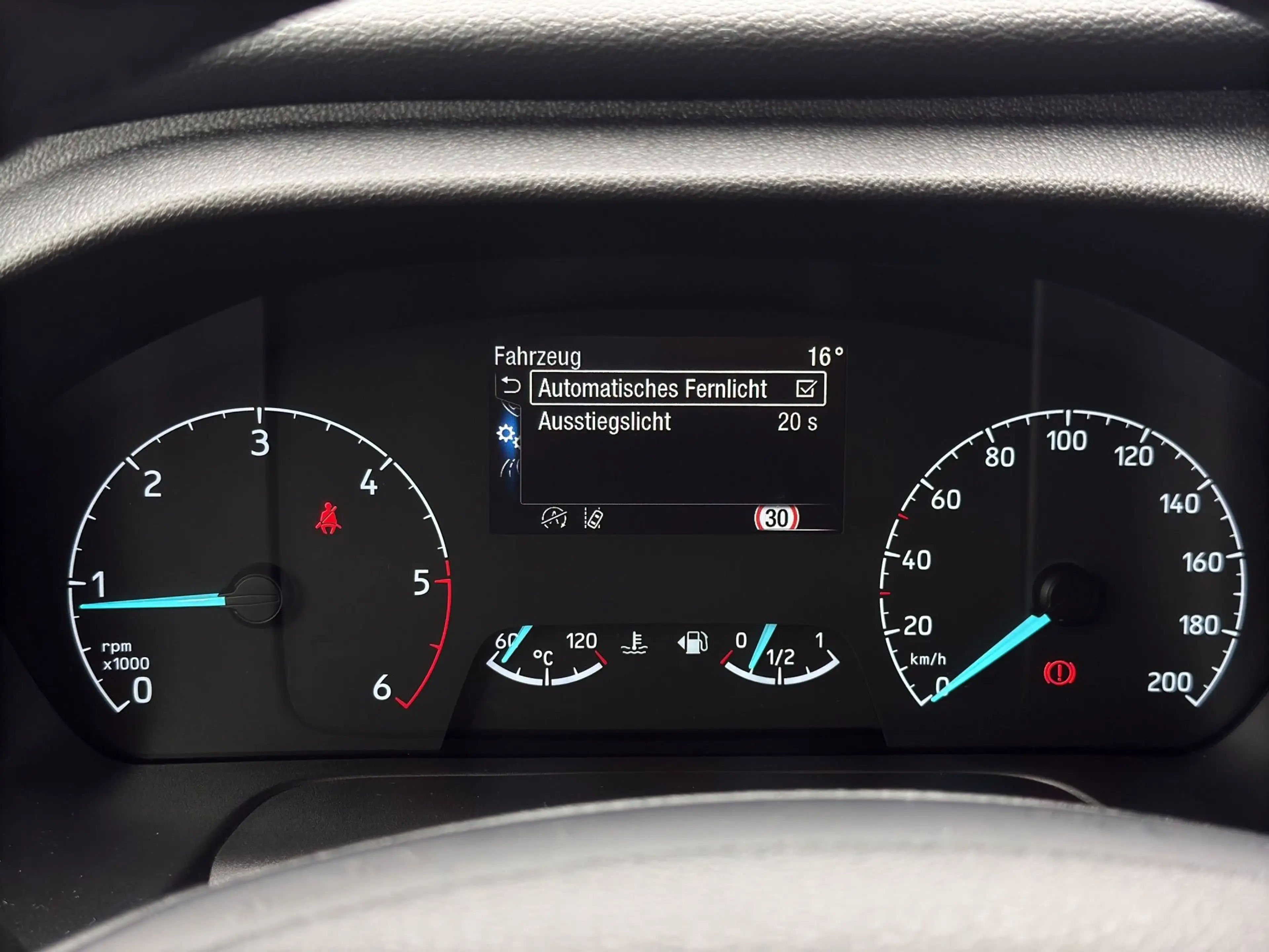 Ford Tourneo Custom 2.0 TDCi 320 L1 Titanium Bi-Xenon/AHK/STH/Kamera/ — photo 29